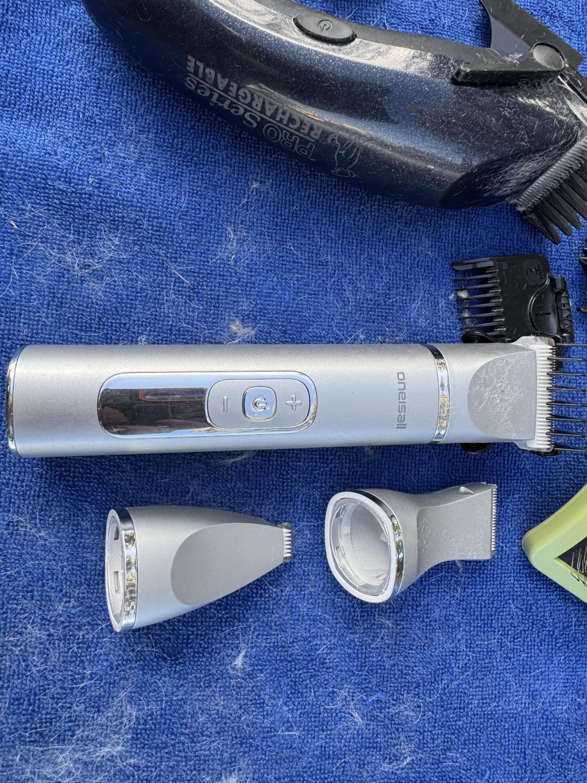 oneisall 4 in 1 Dog Grooming Kit with LCD Display customer photo 2