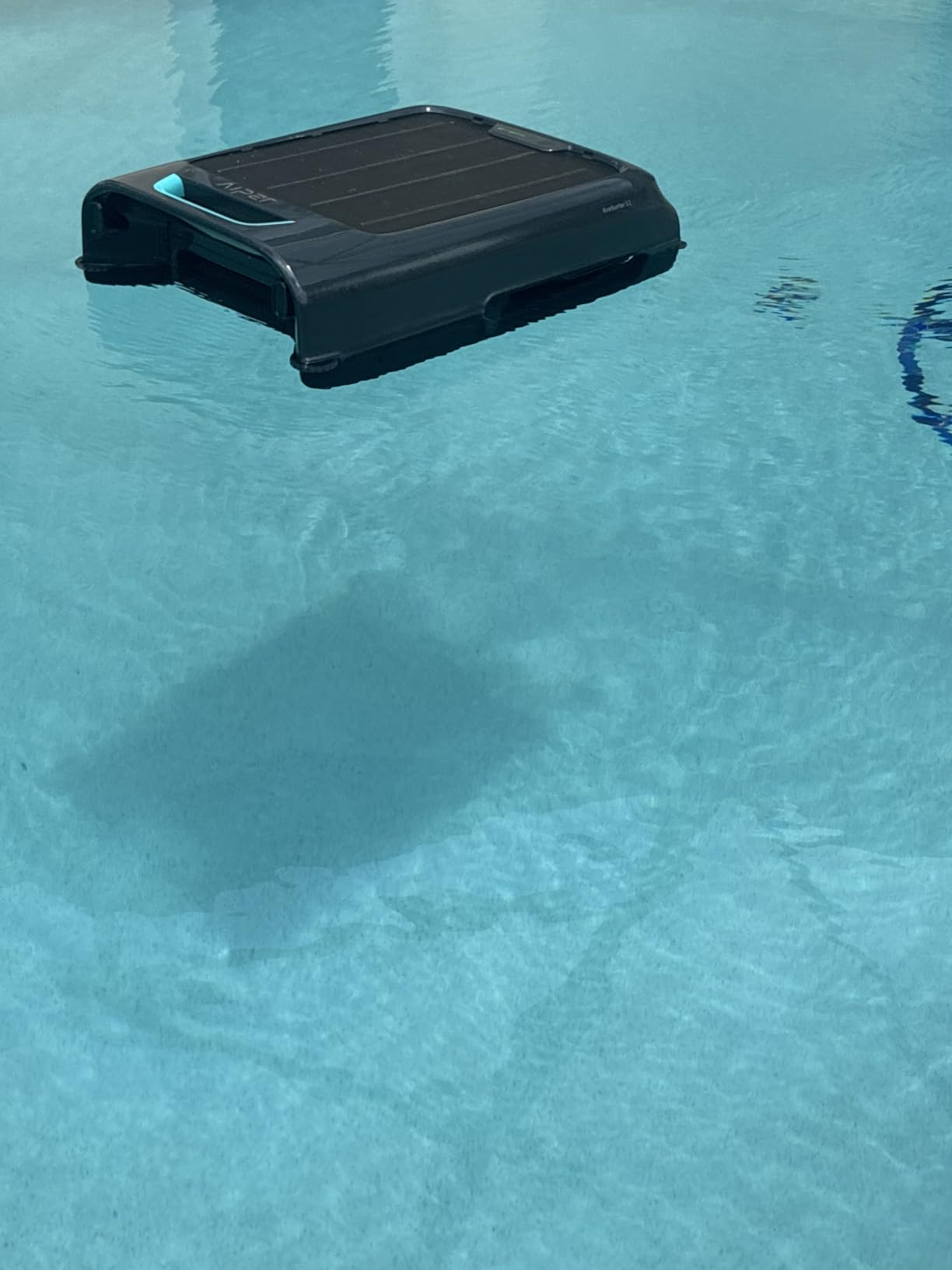 AIPER EcoSurfer S2 Solar Pool Skimmer Robot 24/7 Continuous Cleaning, Gray customer photo 1