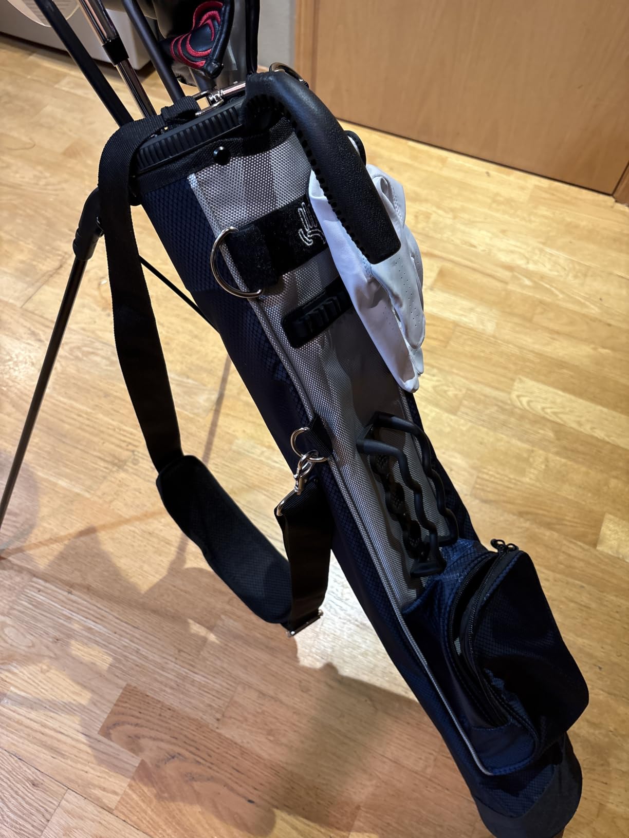 Findway Golf Stand Bag, Small Golf Bag for The Driving Range, Par 3 and Executive Courses, Lightweight Golf Club Carry Bag with Ball Holder and Pockets for Men Women customer photo 1