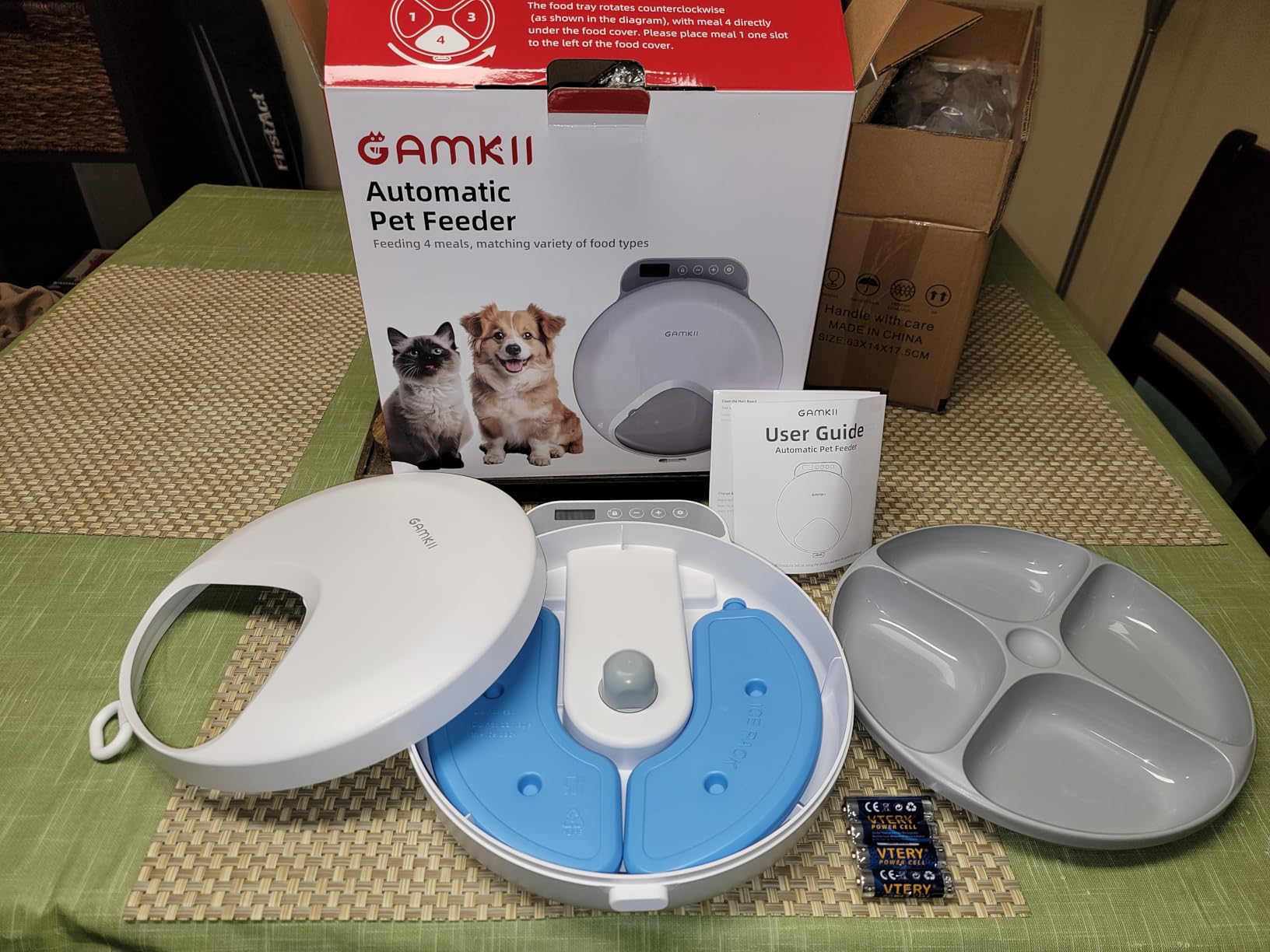 Automatic Cat Feeder Wet Food, Battery Operated Auto Feeder 4 Meals with 2 Ice Packs, Digital Cordless Pet Fresh Food Bowl for Cats Small Dogs with Programmable 12H/24H Format Timer-(Battery Included) customer photo 1