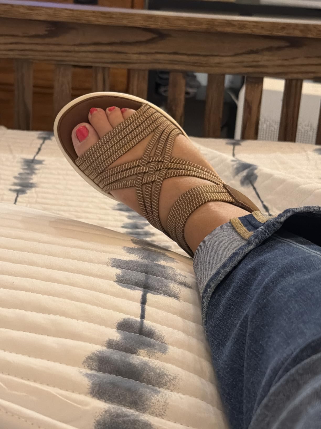 Vilanva Women's Comfortable Walking Sandals with Elastic Strap Light Weight Casual Summer Sandals for Trendy Footwear customer photo 2