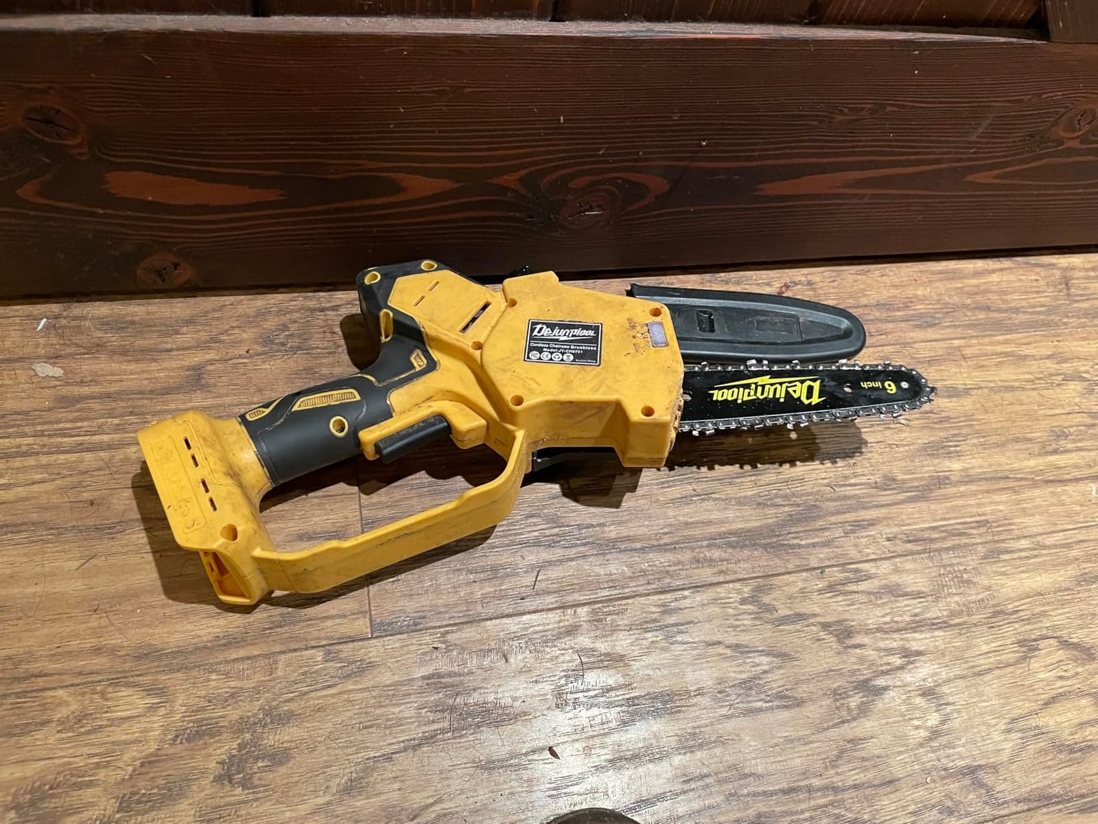 Cordless Mini Chainsaw Compatible with Dewalt 20V MAX Battery, 1200W 6 Inch & 8 Inch Small Electric Chainsaw Brushless, Auto Oiler, Handheld Pruning Tree Saw Gift for Men Husband Fathers (Tool Only) customer photo 2