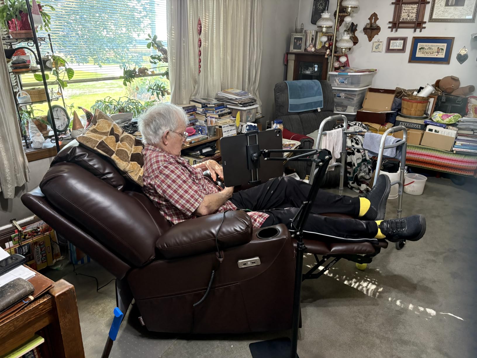 MCombo Oversized Power Lift Recliner Chair for Elderly, Lift Chair with Heat and Massage for Big and Tall, USB&Type C Ports, Cup Holders, Faux Leather R7510 (Dark Brown, Large-Wide) customer photo 1