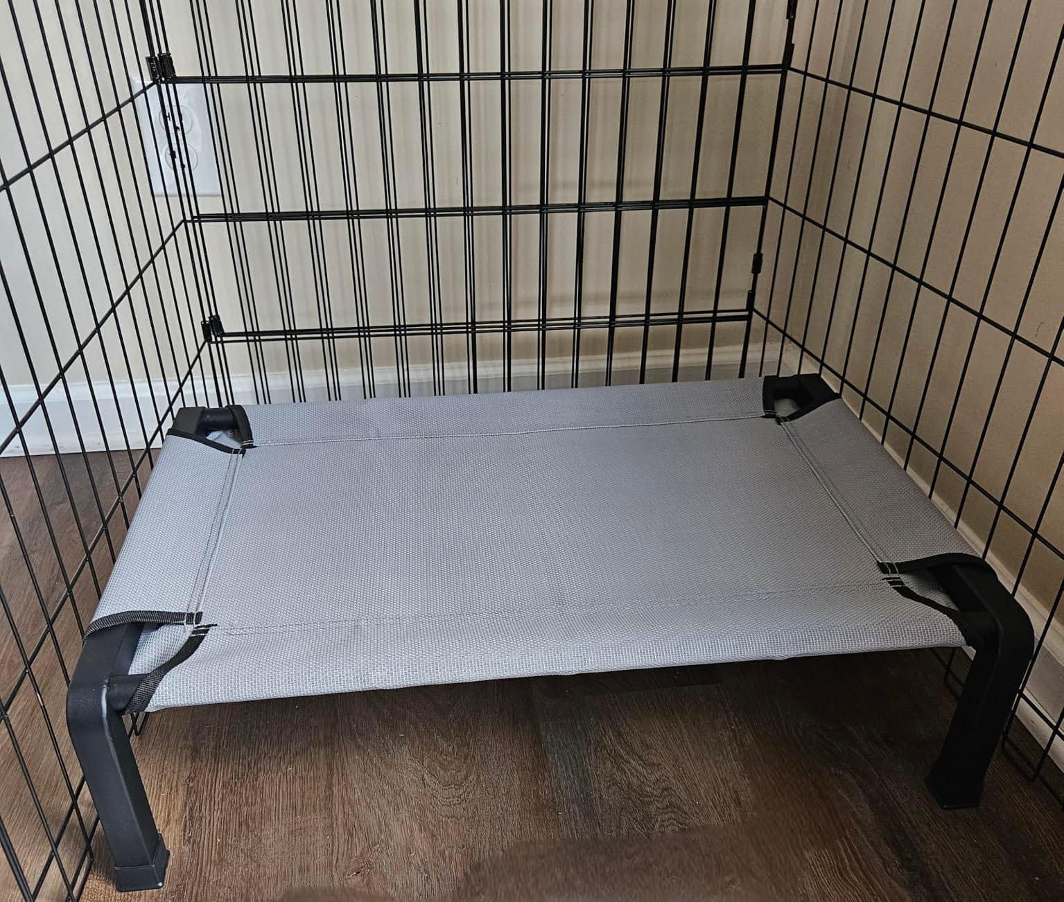 Heeyoo Elevated Dog Bed, Cooling Raised Pet Cot with Chew Proof Mesh Fabric and Steel Frame, Portable Dog Cot Bed with No-Slip Rubber Feet, 26 in customer photo 1