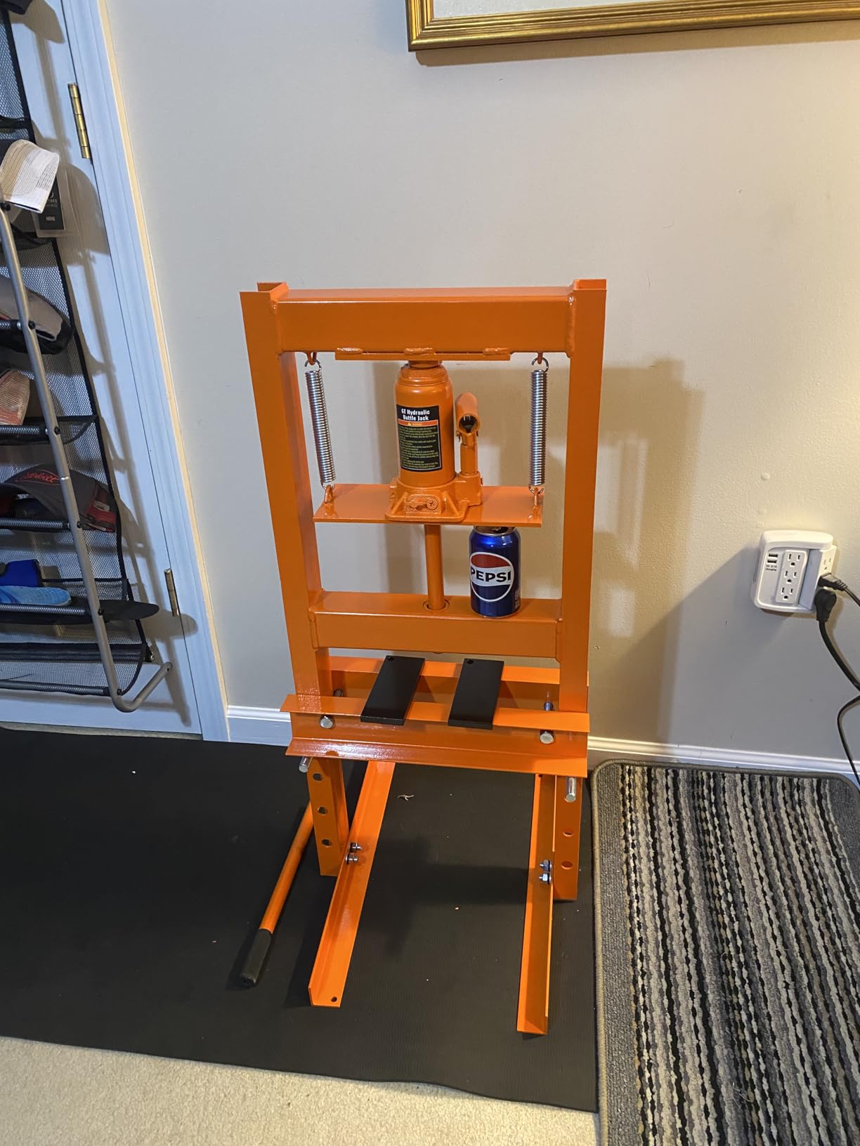 VEVOR Hydraulic Shop Press, 30 T H-Frame Pneumatic Shop Press with Press Plate & Triangular Support, Stable Garage Floor Adjustable Hydraulic Press with Relief Valve, Fit for Bending & Straightening customer photo 1