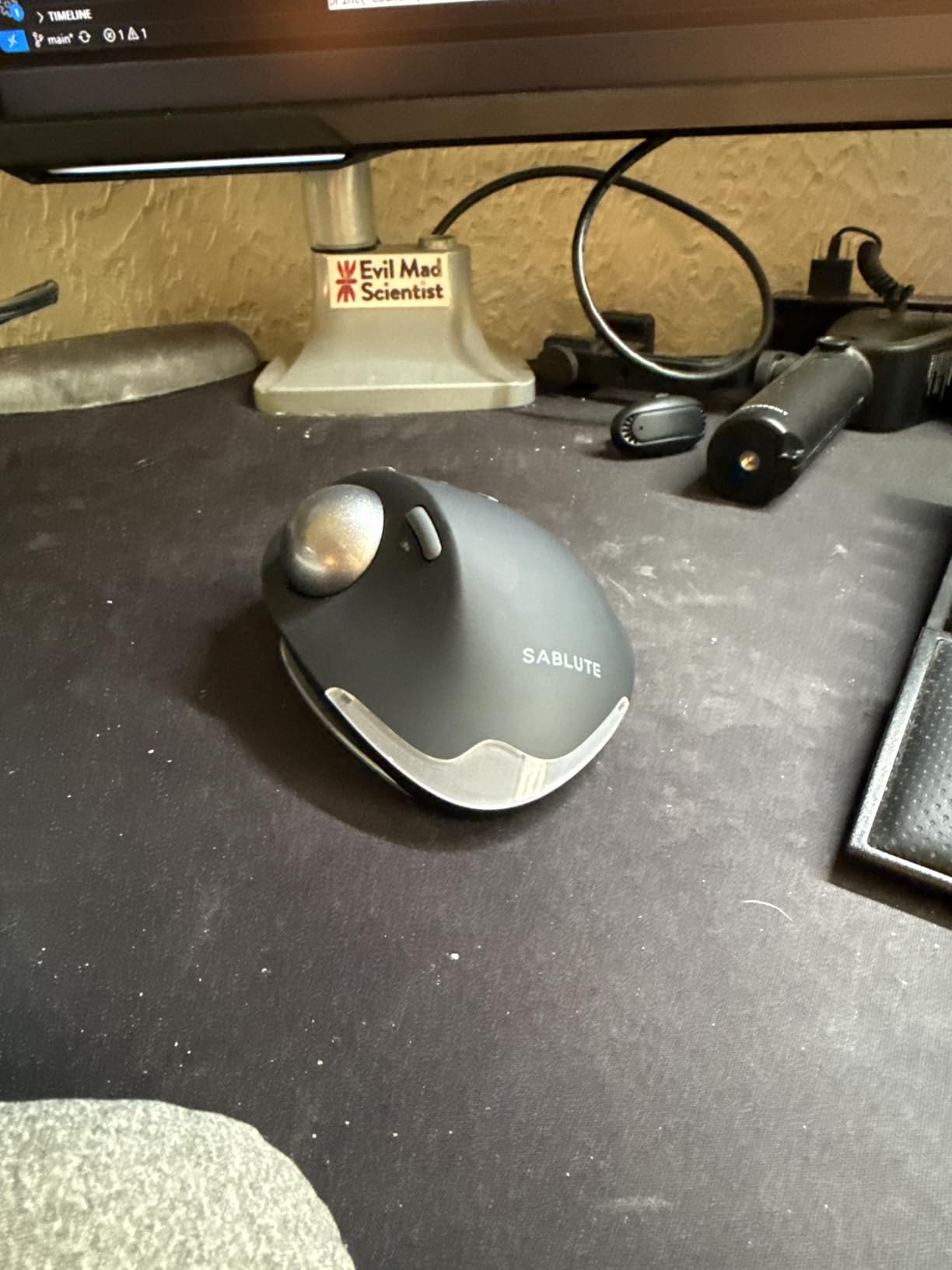 Ergonomic Wireless Trackball Mouse, Rechargeable Adjustable 0°/18° Angle customer photo 2