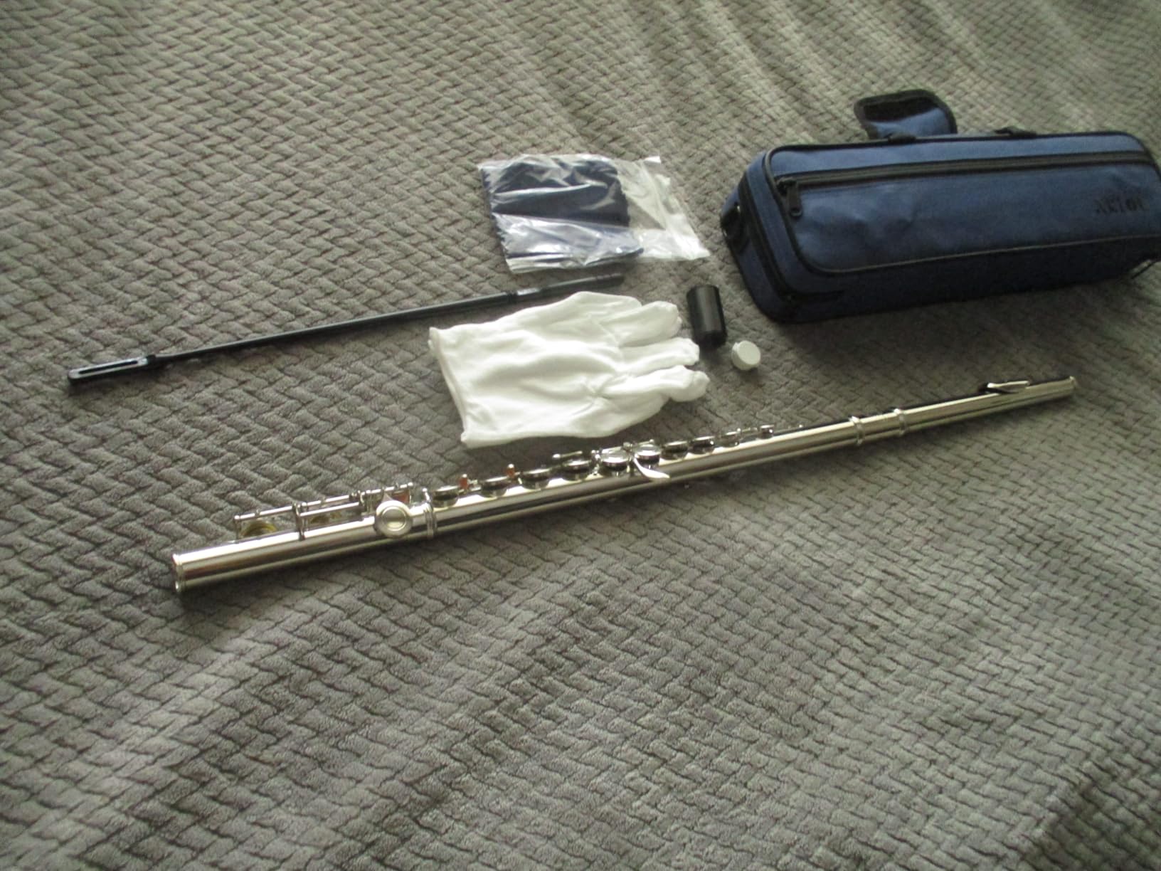 AKLOT Closed-Hole Concert C Flute: Flute Instrument with 16 Keys, Offset G, Smooth Black Nickel Keys, Air-Tight Pads, Include Stylish Leather Hard Case, Cleaning Kit, Stand, Gloves (LUM-SA) customer photo 1