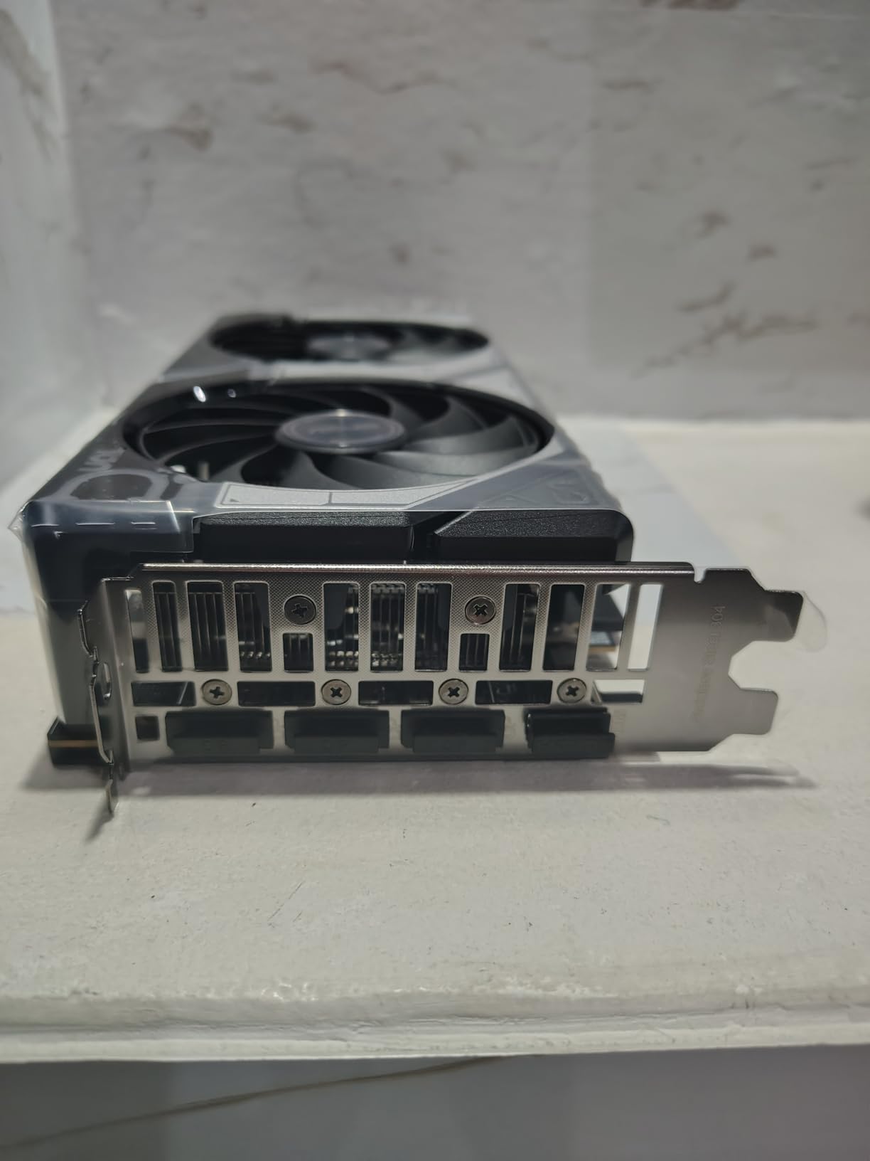ASUS Dual NVIDIA GeForce RTX 5060 8GB GDDR7 OC Edition (PCIe 5.0, 8GB GDDR7, DLSS 4, HDMI 2.1b, DisplayPort 2.1b, 2.5-Slot Design, Axial-tech Fan Design, 0dB Technology), 3 Year Warranty customer photo 2