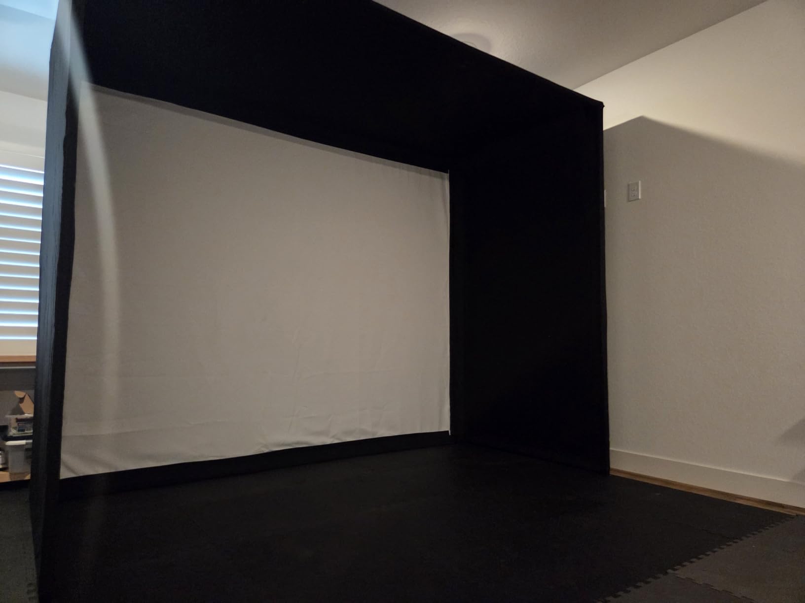 Diandian Golf Simulator Enclosure Kit 10 x 8 ft with 4K-Ready Impact Screen customer photo 2