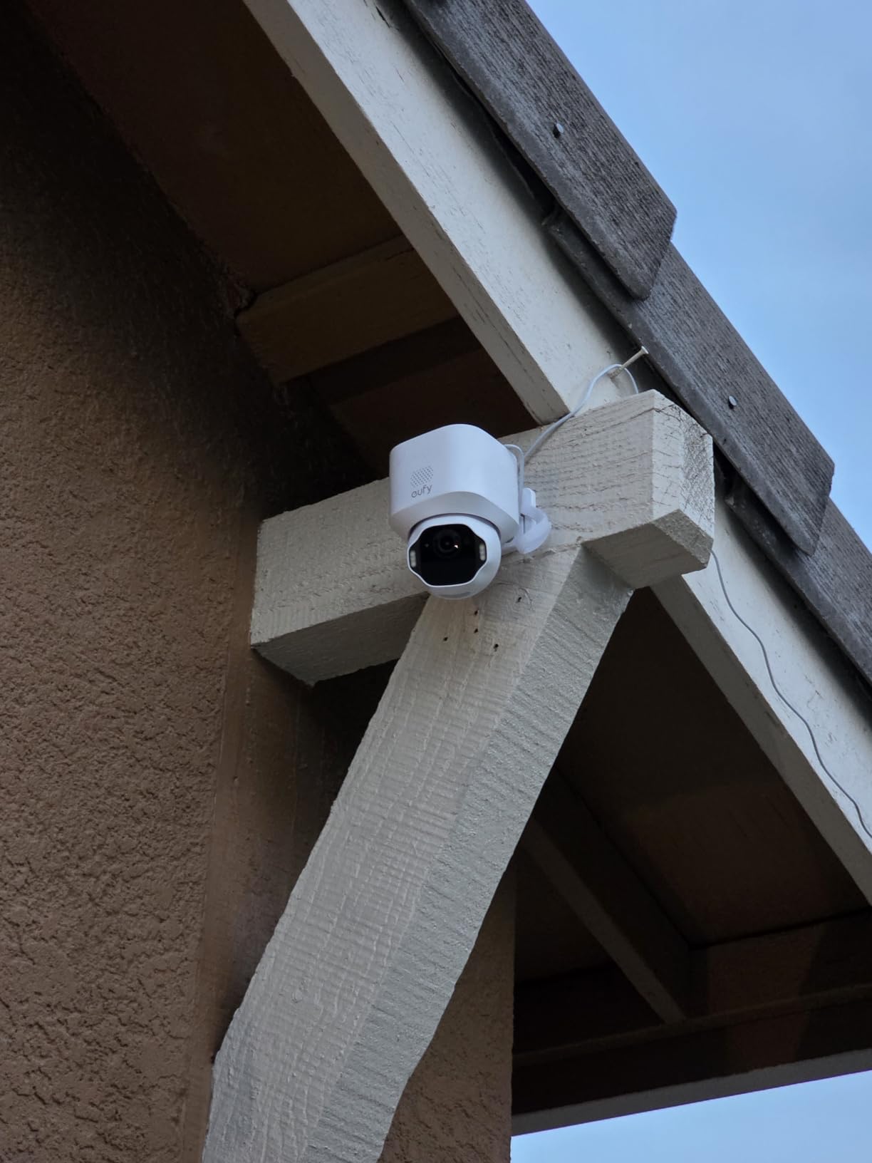 eufy Security SoloCam E42, 4-Cam Kit, 4K Solar Security Camera customer photo 1