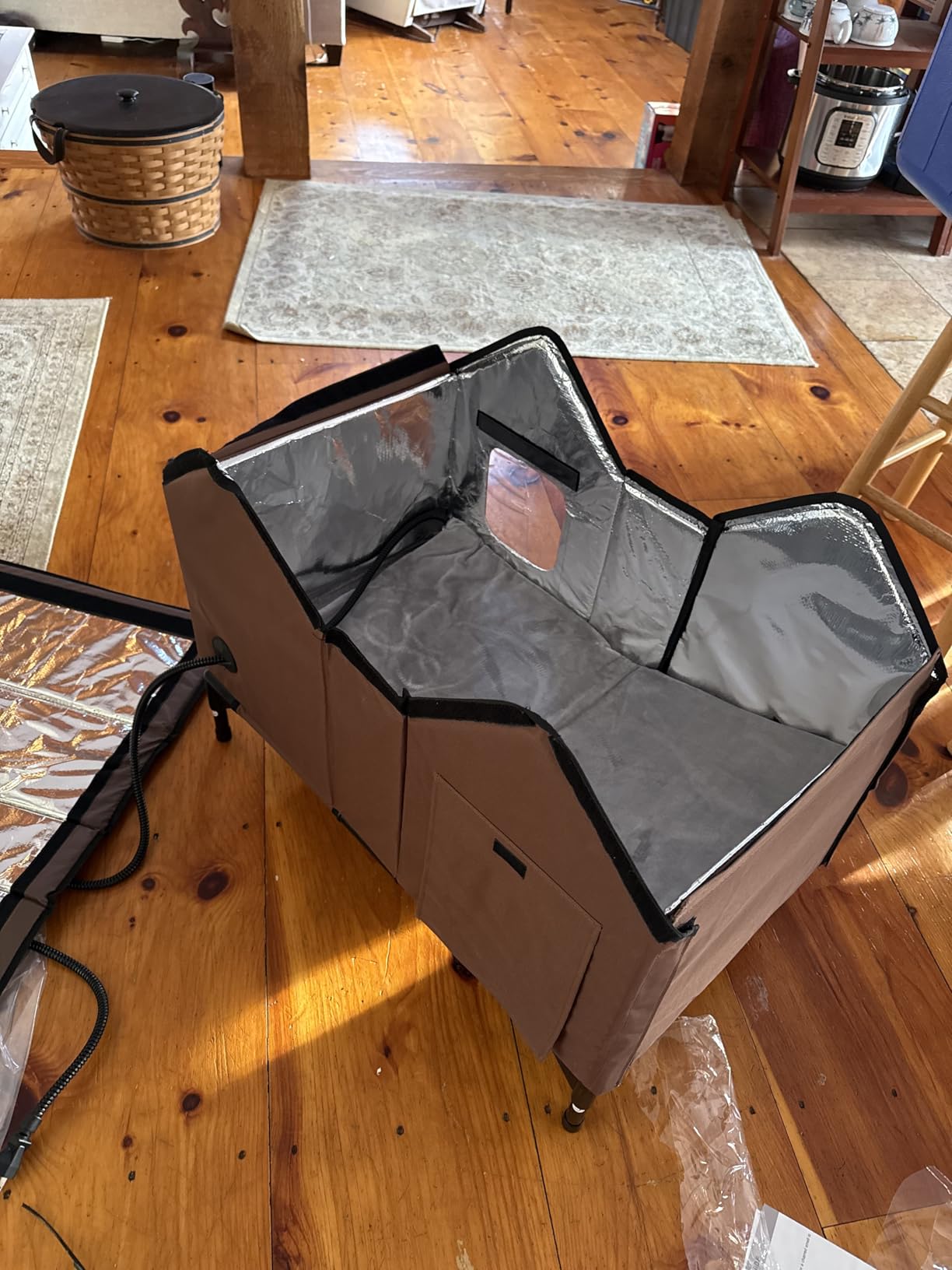 Outdoor Heated Cat House for Outside, Heated Outdoor Cat House Weatherproof customer photo 2