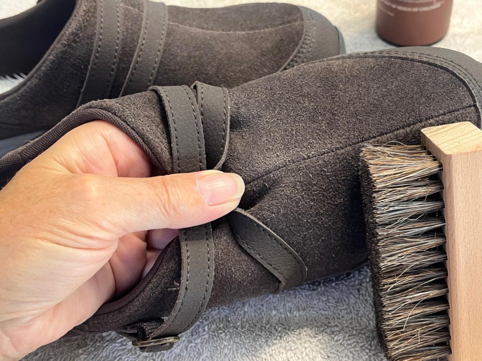 Suede & Nubuck Care Kit – 5-Piece Set with Suede Cleaner, Protector, Suede Brush & Eraser Clean, Suede Cleaning Kit Protect & Restore Shoe, Boots, Uggs, Jackets, Furniture, Handbag and Apparel customer photo 2