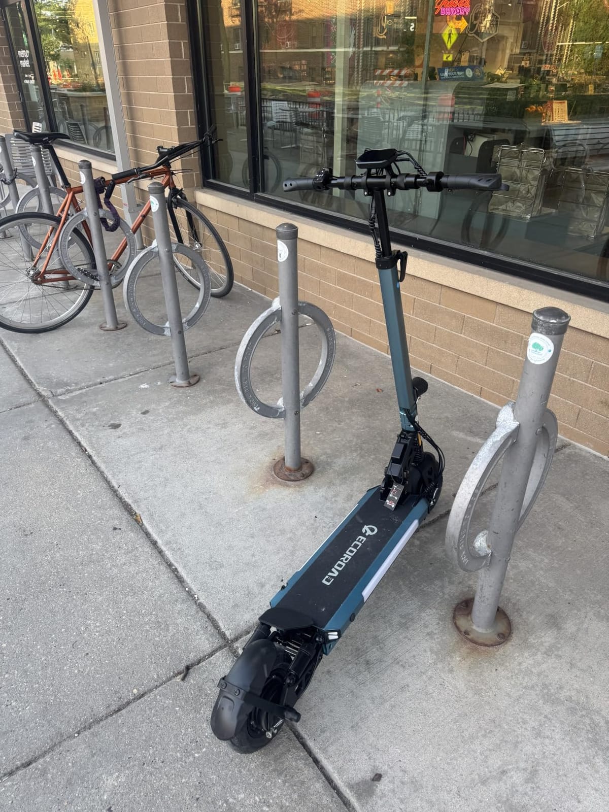 ECOROAD Electric Scooter for Adults 750W 25 MPH 30-35 Miles Long Range customer photo 1