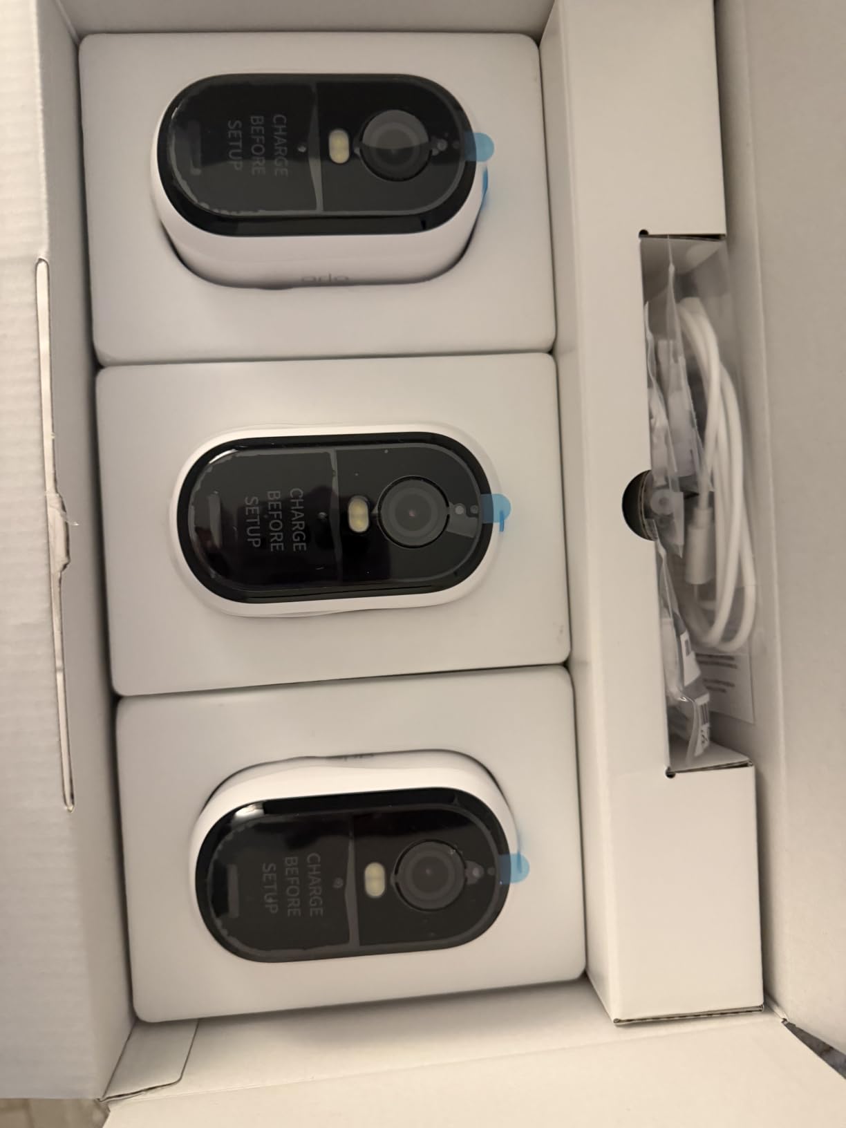 Arlo Essential Wireless Security Camera 2K (3rd Gen) - 1-Cam customer photo 1