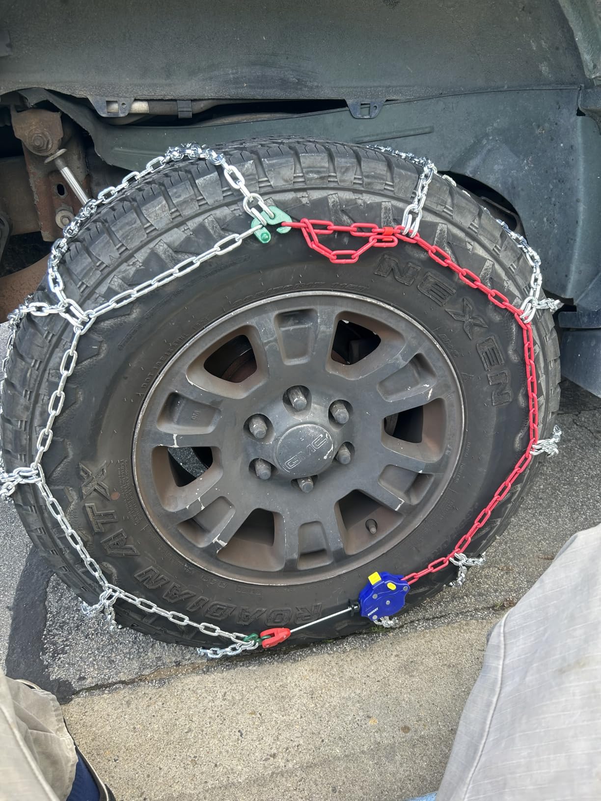 Snow-Chains Auto Fixing 1 Min Quick Installation Tire-Chains, Heavy-Duty Emergency Tire Traction Chain for Pickup Trucks and Off-road SUV Car Tires 275 285 295 305 315 - Set of 2 (HYR-C) customer photo 1