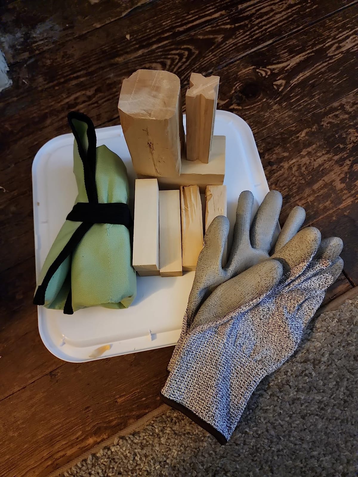 IMYMEE Wood Whittling Kit for Beginners-Complete Whittling Set with 4pcs Wood Carving Knives & 8pcs Basswood Wood Blocks-Perfect Wood Carving Kit Set-Includes Wood Carving Tools for Adults and Kids customer photo 1