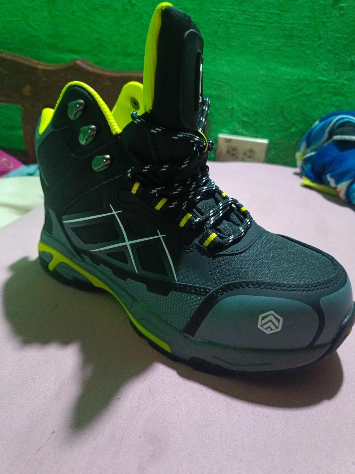LARNMERN Steel Toe Boots Men Comfortable Work Safety Shoes Hiking Sneakers customer photo 1