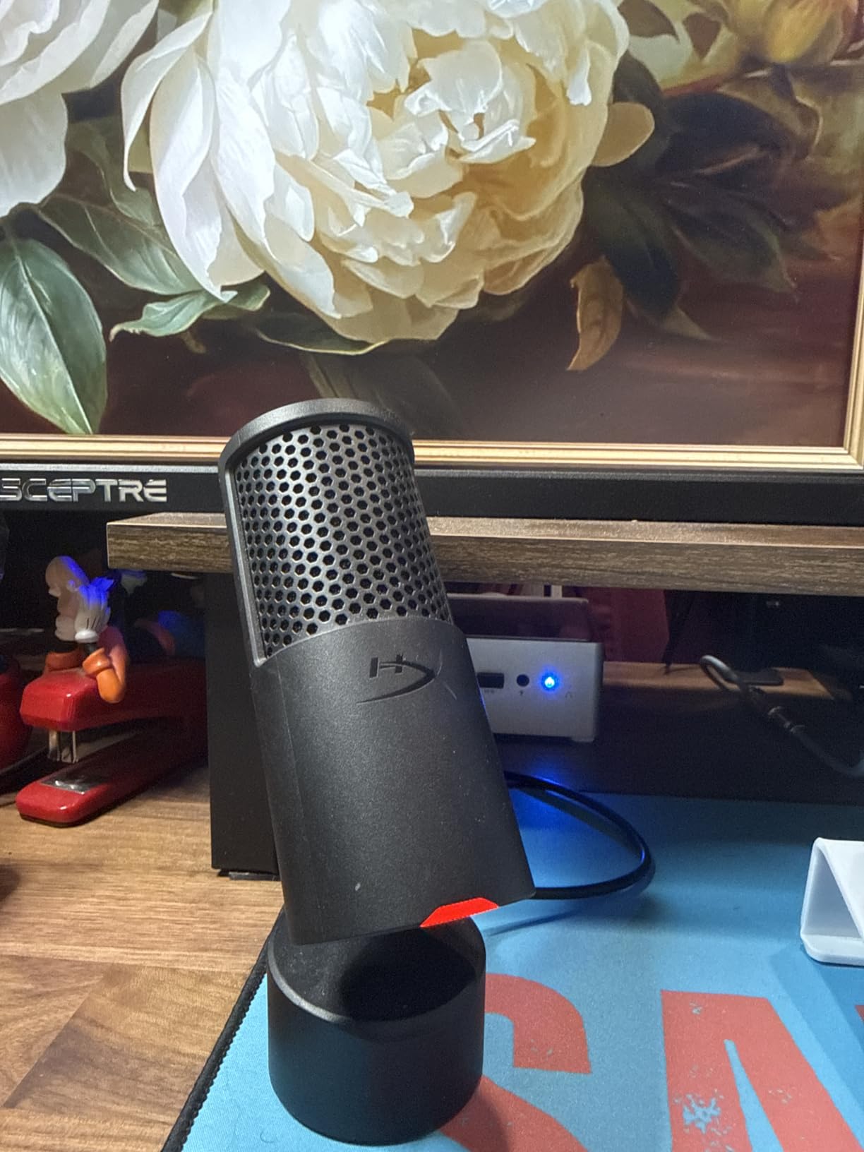 HyperX SoloCast 2 – Gaming USB Condenser Mic for PC, USB-C to USB-A, Built-in Pop Filter, Internal Shock Mount, Plug and Play, 24-bit / 96kHz, Compact Tiltable Stand – Black customer photo 1