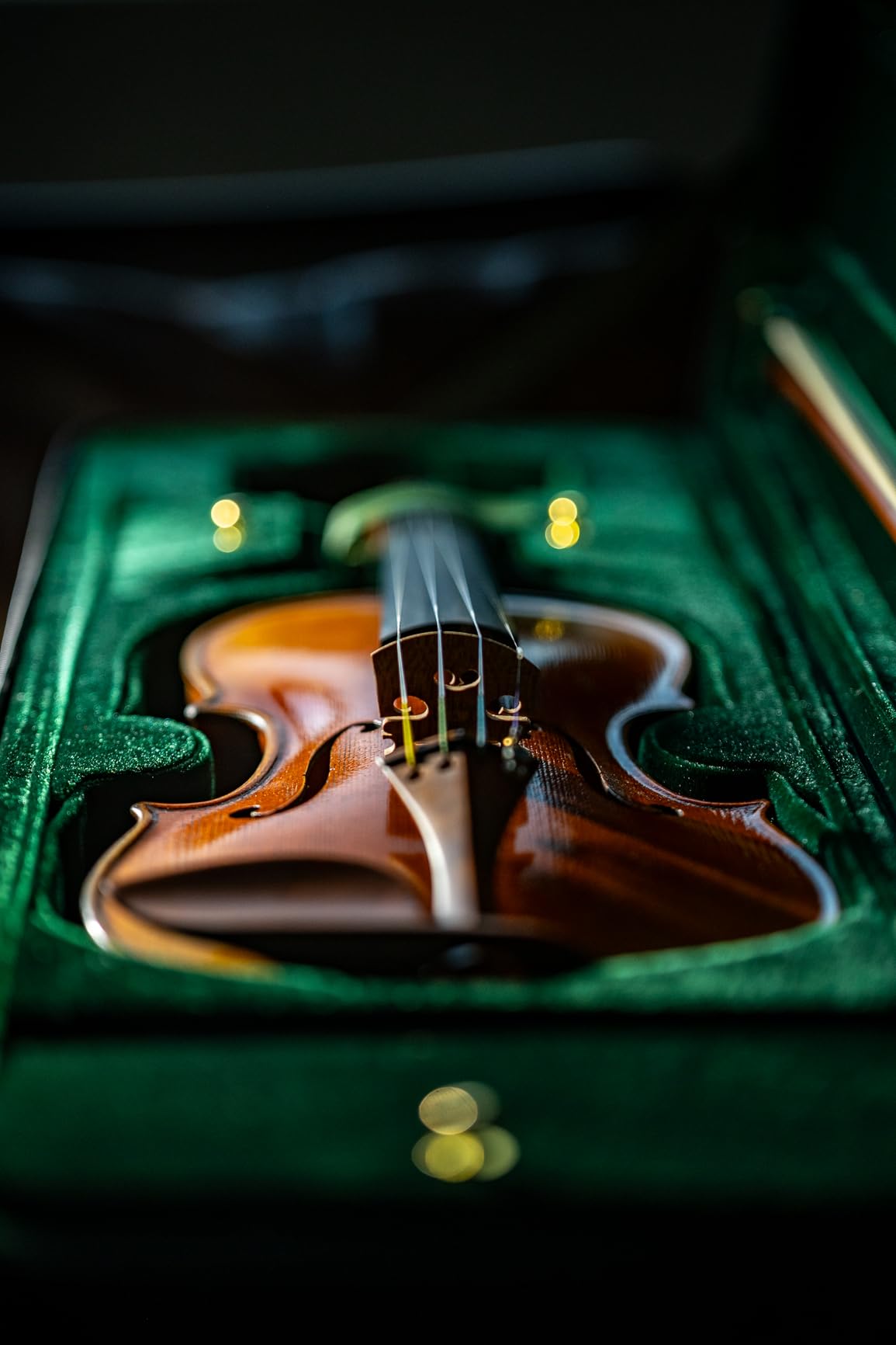 Cremona SV-800 Violin Bundle 4/4 Full Size – Setup, Ready to Play – Case and Accessories – Hand Varnished Select Solid Tonewoods with Relic’d Finish, Ebony Fingerboard and Hill-style Boxwood Fittings customer photo 1
