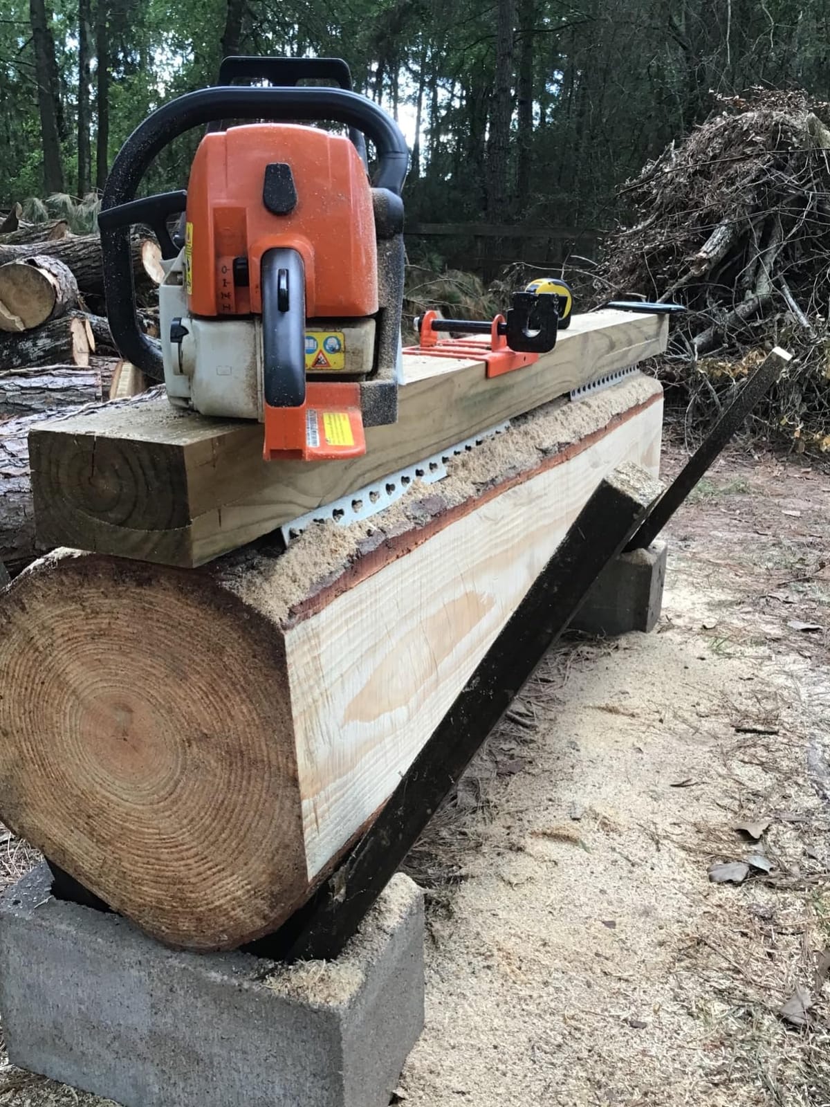 VEVOR Chainsaw Mill, Adjustable 2-6 in Width, Vertical Lumber Cutting Guide, Portable Timber Chainsaw Attachment, Heavy Duty Cast Iron Sawmill Tool Cutting Supplies for Builders Woodworkers customer photo 1