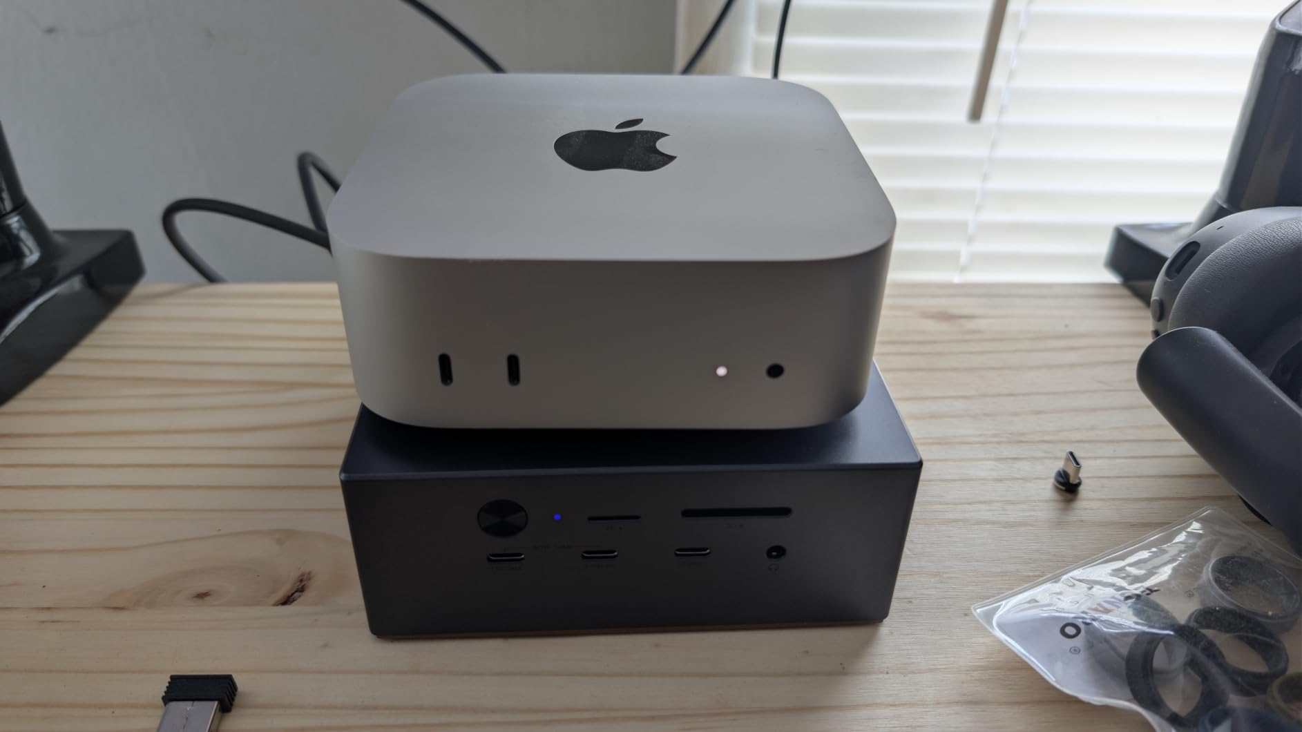 UGREEN Maxidok Thunderbolt 5 Docking Station, 8TB M.2 NVMe SSD Support customer photo 1