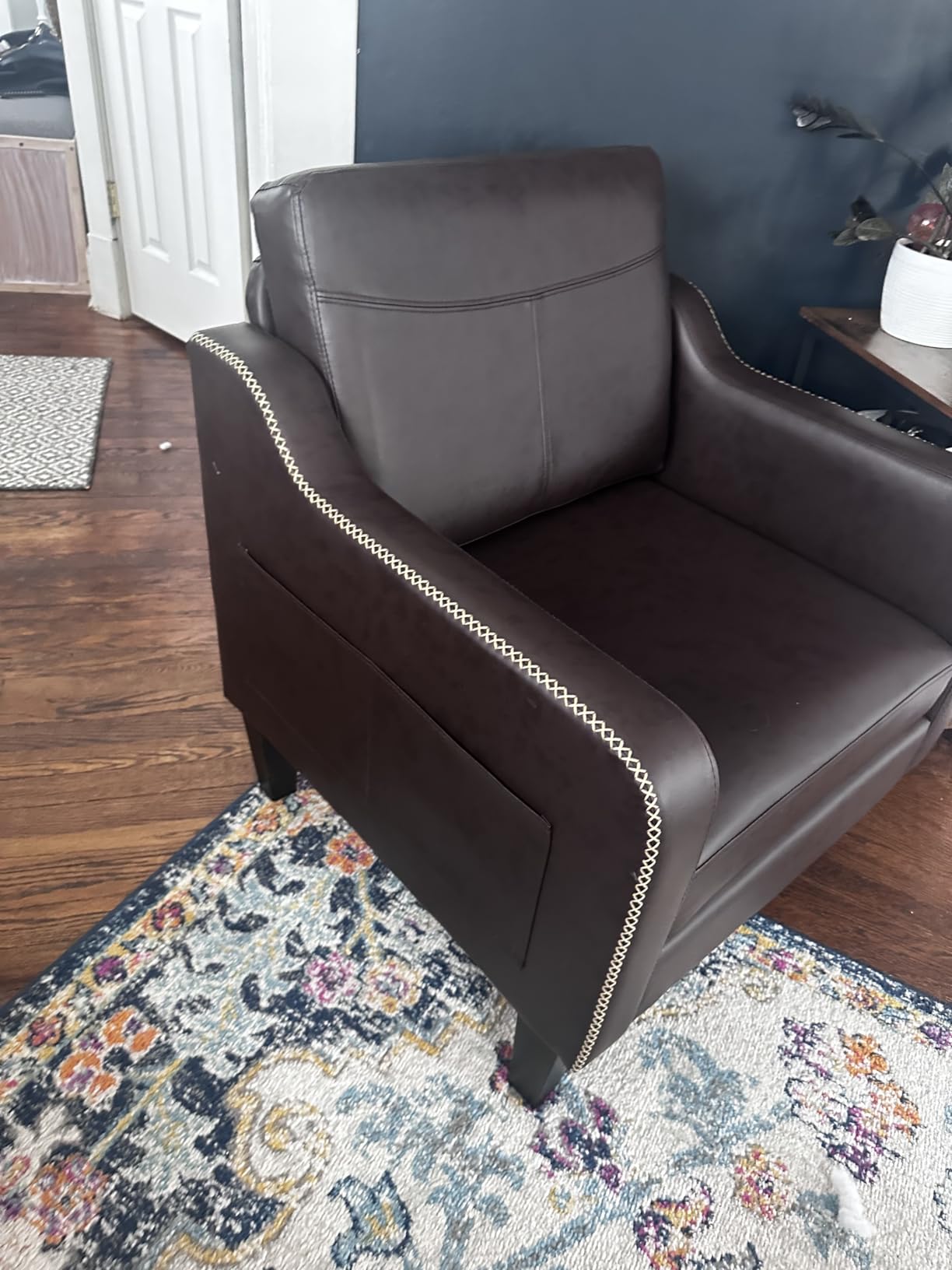 MALOL PU Leather Accent Chair, Mid-Century Modern Living Room Armchair Sofa with Removable Cushions, Solid Wood Frame & Stitched Armrest Design, Bedroom Chair with Plastic Legs, Chocolate Brown customer photo 2