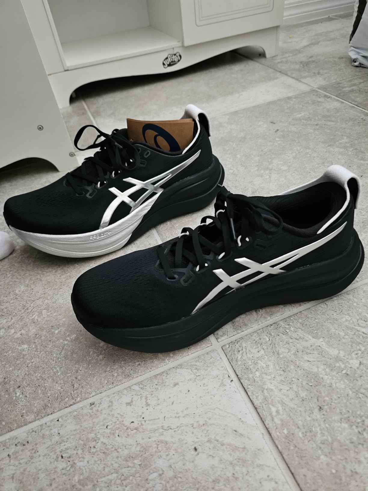 ASICS Men's Gel-Nimbus 28 Running Shoes customer photo 1