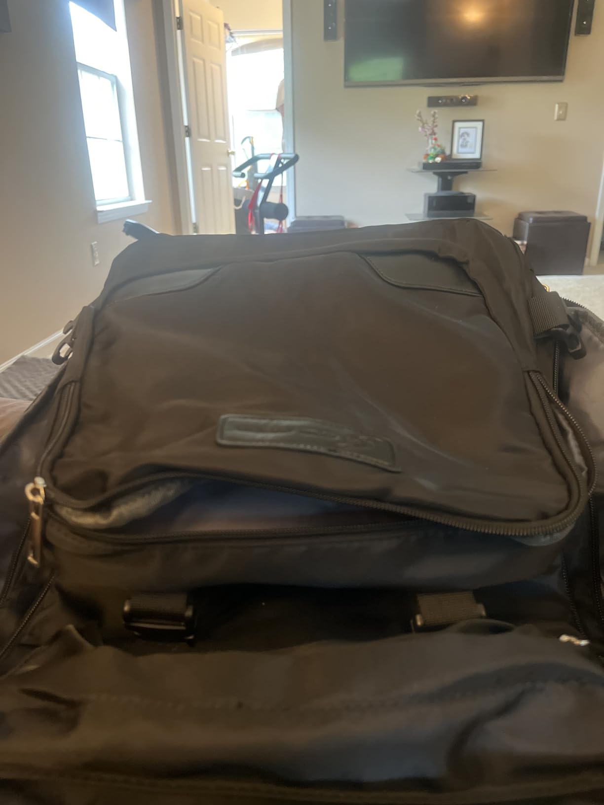 Maelstrom Travel Backpack for Men Women, 17.3