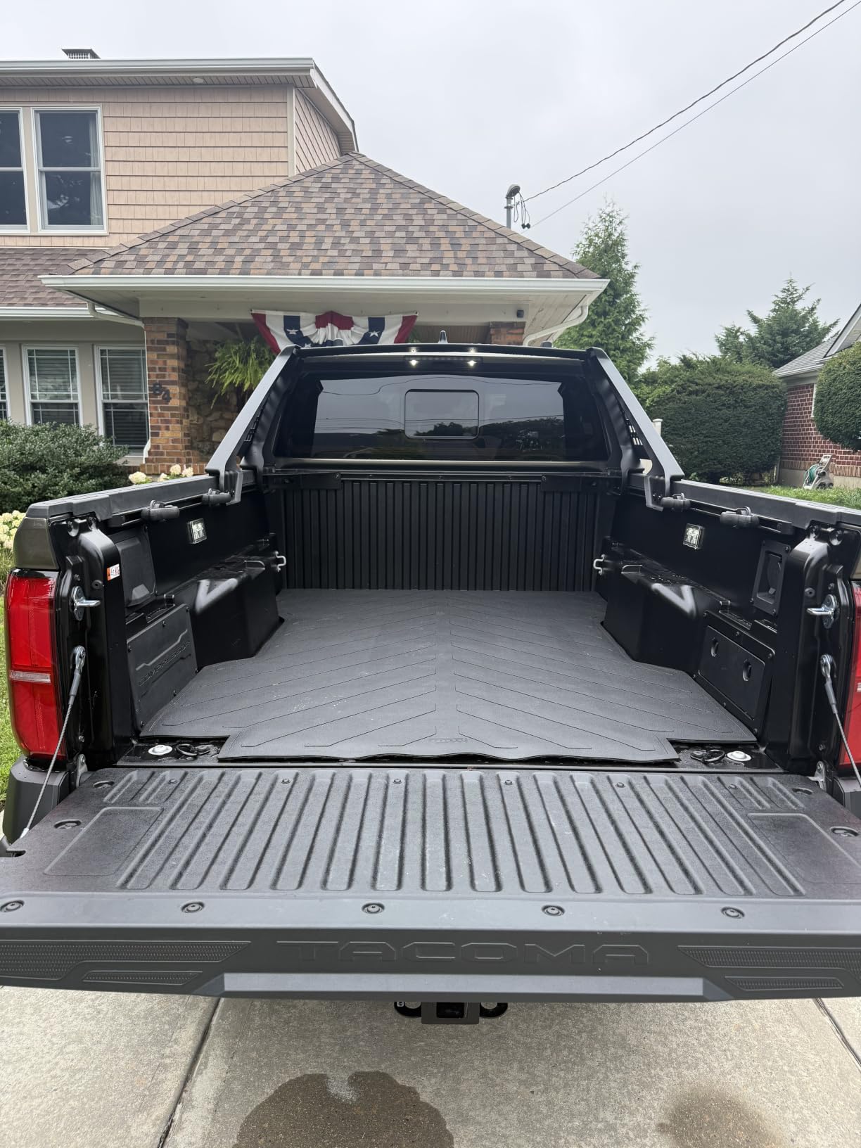 GEEDAR Heavy Duty Rubber Bed Mat for 2019-2026 Chevy Silverado/GMC Sierra 1500 Accessories 5'8'' Vehicle Bed, Bed Liner for Chevy Silverado GMC Sierra 1500, Black customer photo 1