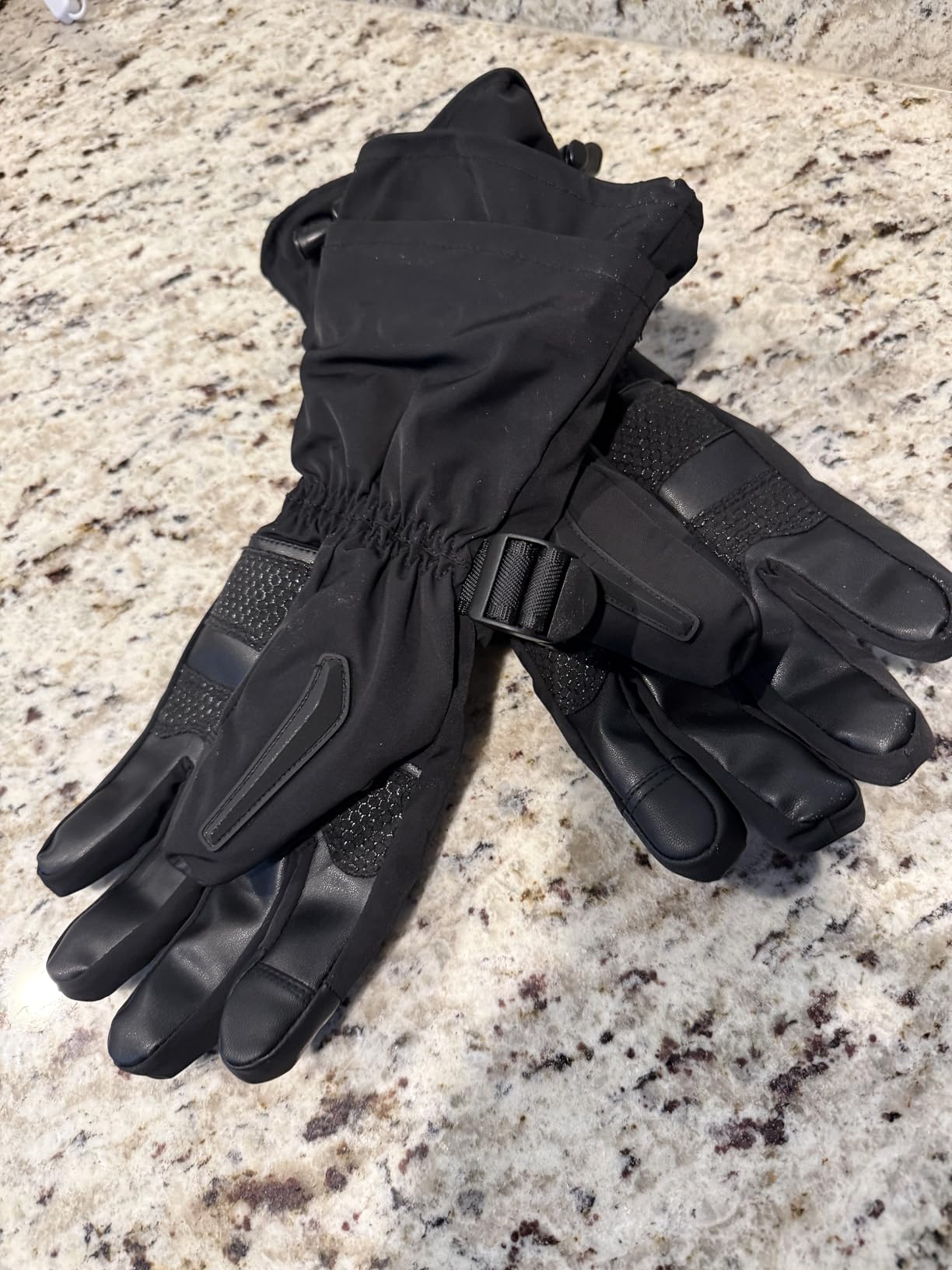 Heated Gloves, 5V 6000mAh Rechargeable Heated Gloves for Men Women, Waterproof & Upgrade Non-Slip Electric Heating Glove for Motorcycling, Hunting, Skiing, Outdoor Work customer photo 2