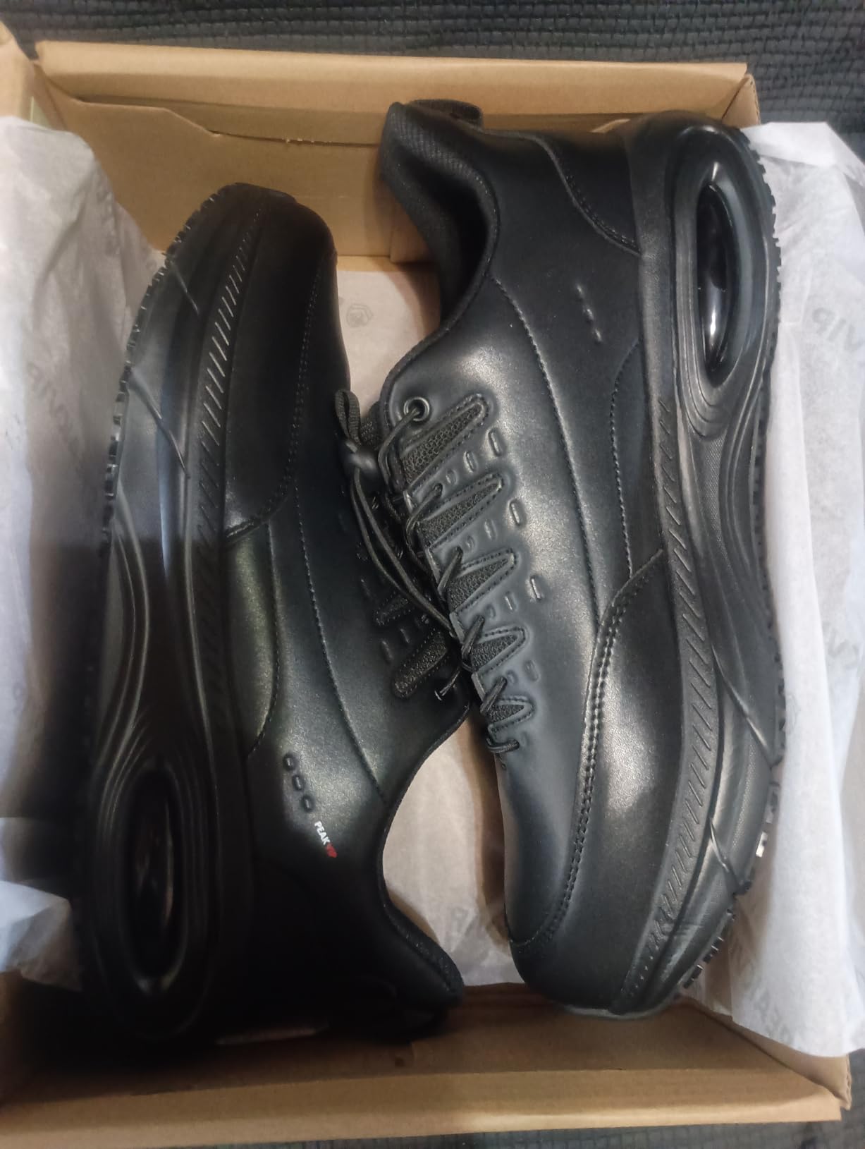 Mens Wide Non Slip Work Shoes Waterproof and Oil Resistant Comfortable Sneakers for Kitchen Food Service Restaurant Footwear customer photo 1