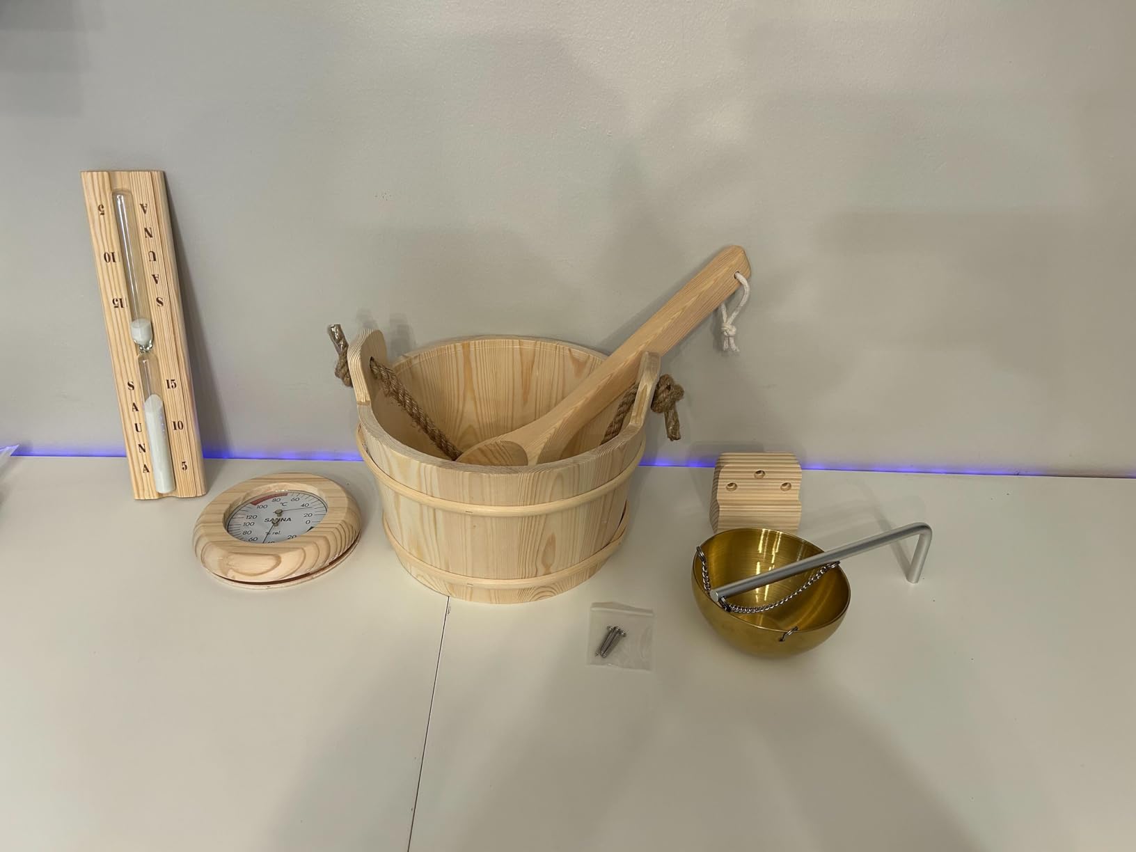 Sauna Bucket and Ladle Set, Handmade from Pine Wood - Core Set (Bucket & Ladle, Thermometer & Hygrometer, Sand Timer, Aromatherapy Bowl Oil Cup) (Pine) customer photo 1