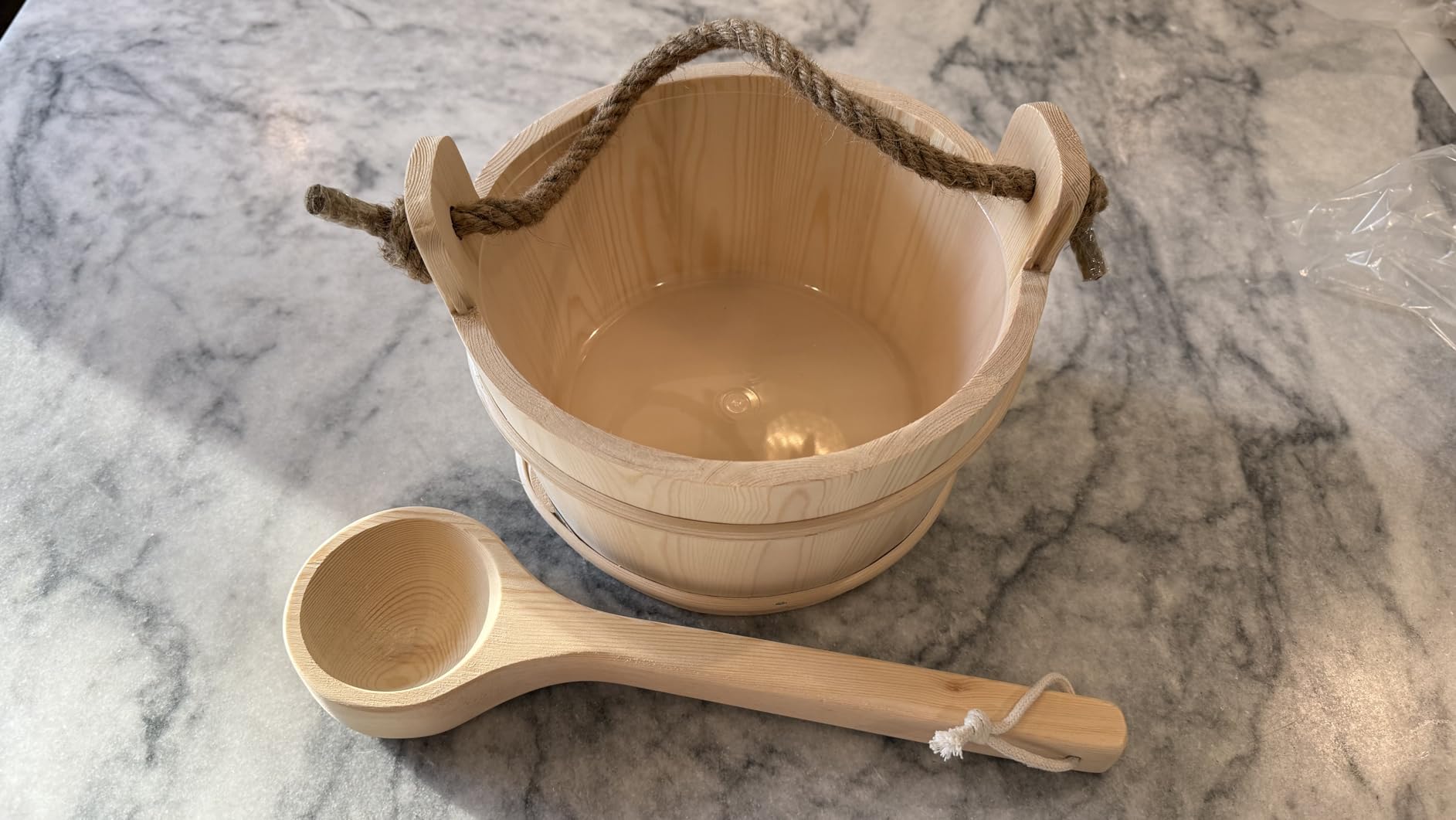 Sauna Bucket and Ladle Set, Handmade from Pine Wood - Core Set (Bucket & Ladle, Thermometer & Hygrometer, Sand Timer, Aromatherapy Bowl Oil Cup) (Pine) customer photo 2