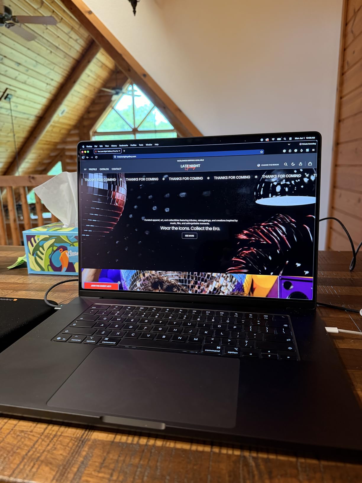 Apple 2026 MacBook Pro Laptop with Apple M5 Max chip with 18-core CPU and 40-core GPU: Built for AI, 16.2-inch Liquid Retina XDR Display, 48GB Unified Memory, 2TB SSD, Wi-Fi 7; Space Black customer photo 2