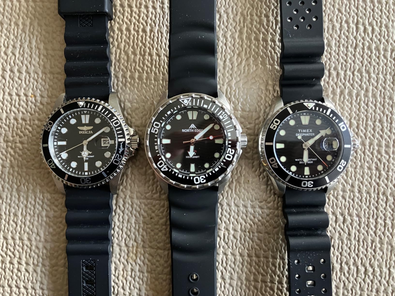 NORTH EDGE Solar Powered Dive Watch Men's Watch, 1000FT/300M Water Resistance, Luminous Dial, Silicone Strap 45.8MM customer photo 1