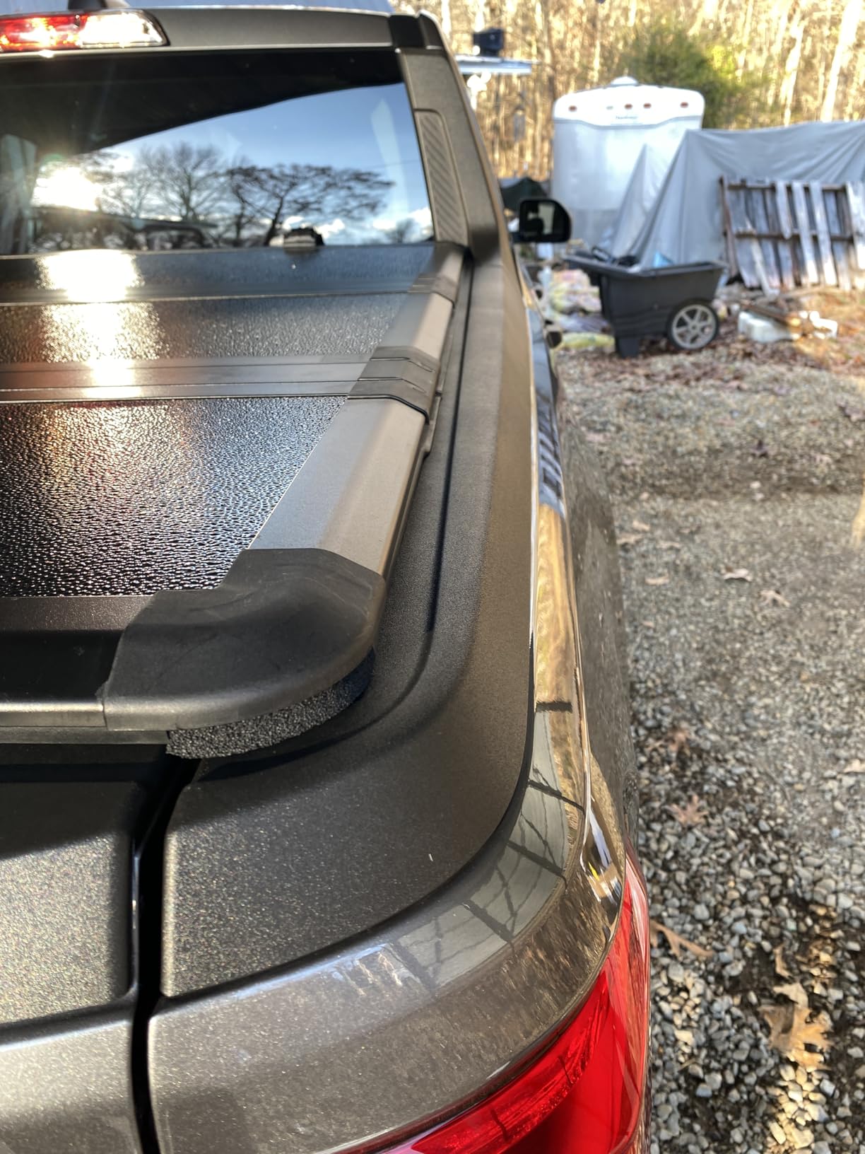 TOMOKA Hard Flip-Up Tonneau Cover for 2022-2026 Ford Maverick 4.5 Feet Bed customer photo 2