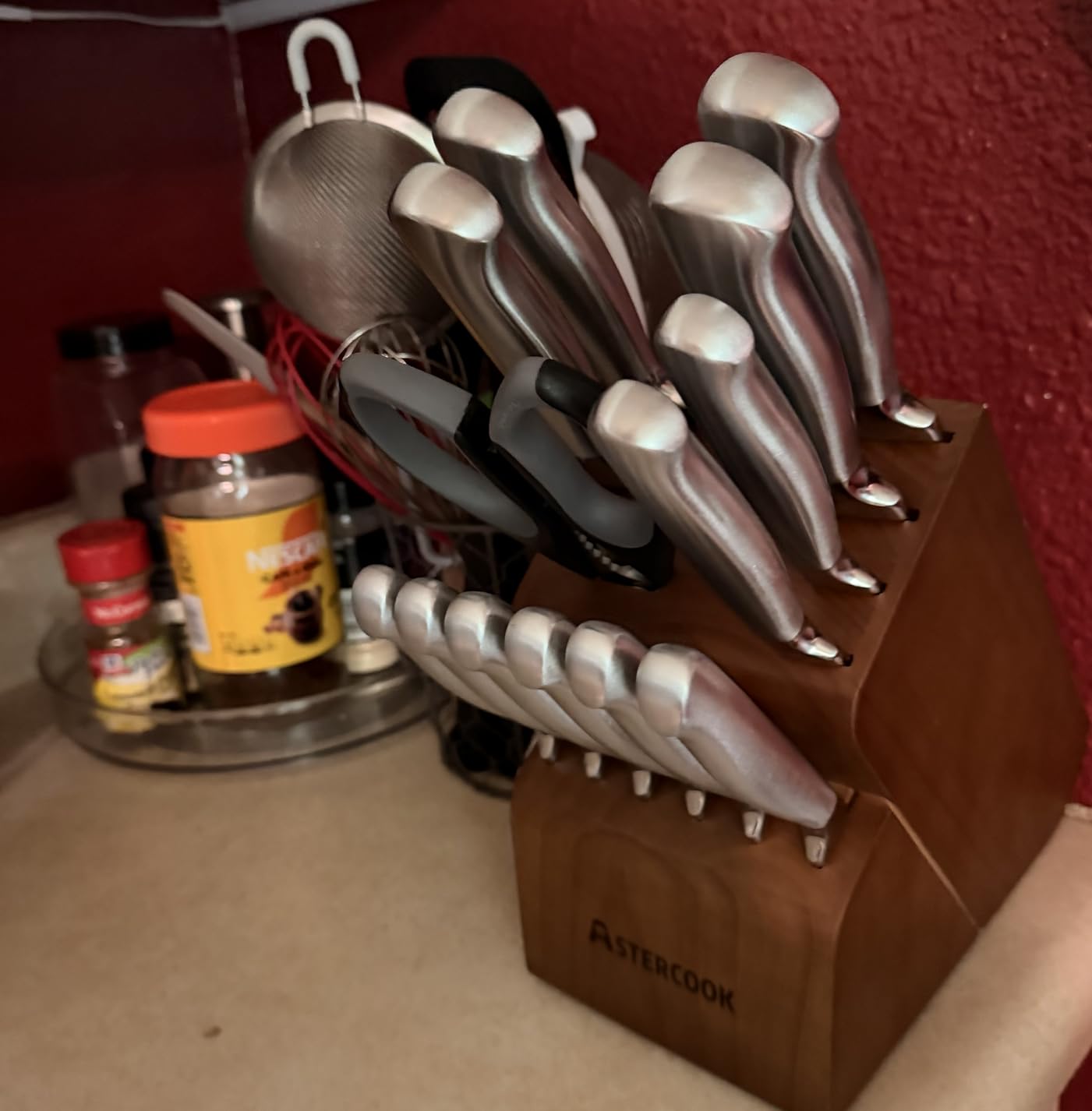 Astercook Knife Set 15 Piece German Steel Kitchen Knife Block Set | Wooden Block, Built-in Sharpener, One-Piece Design, Razor Sharp, Rust-Resistant, 6 Steak Knife, Full Tang, for Cooking & Gift customer photo 1