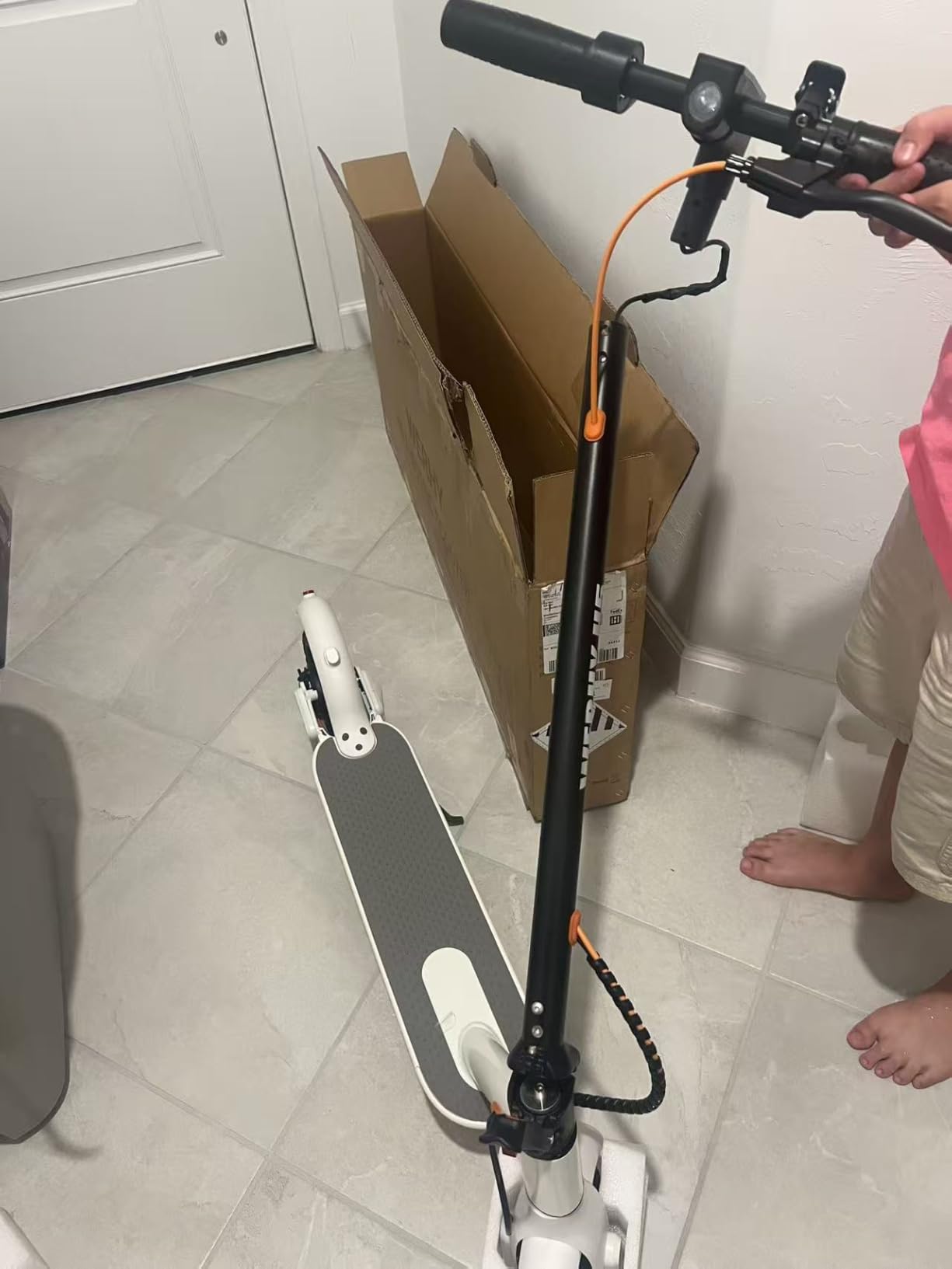 WERHY Electric Scooter, 500W/350W Powerful Motor & 19MPH Top Speed customer photo 1