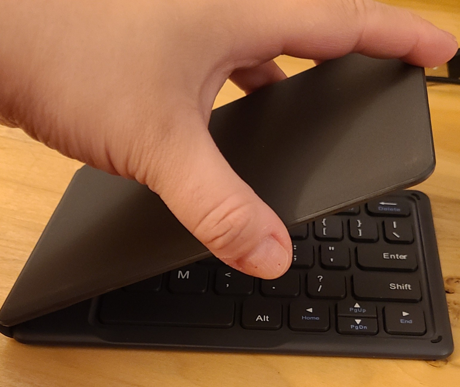 Foldable Keyboard and Mouse with Storage Bag, 2.4G+BT5.0 x 2 for Laptop customer photo 2