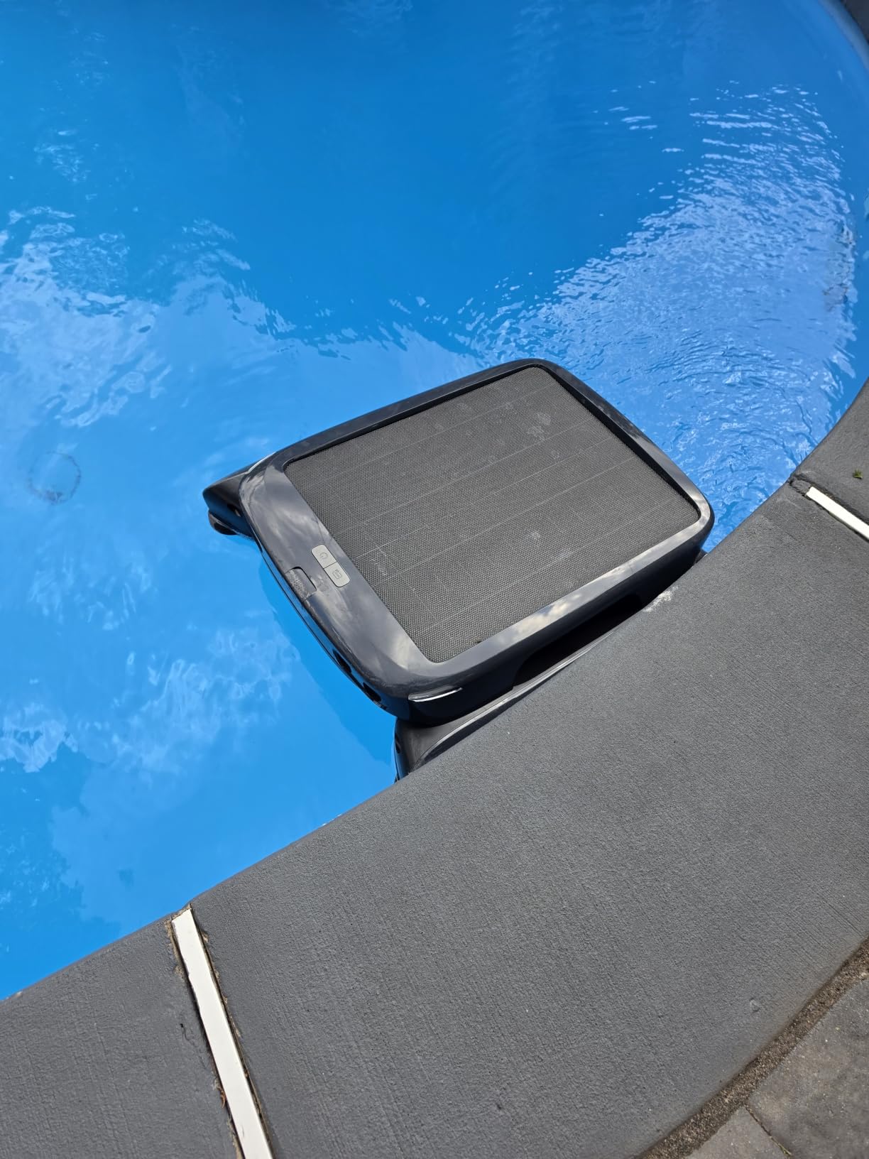 Beatbot iSkim 24/7 Solar Pool Skimmer Robot with App Control, 9L Basket customer photo 2