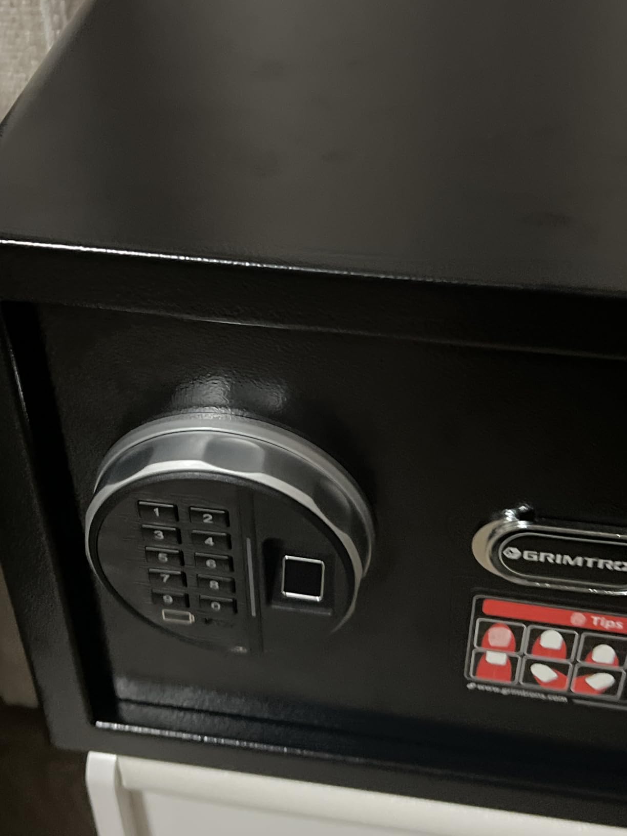 Grimtron 23LB Biometric 4 Pistols Safe with Fingerprint Lock, 3-8 Digit PIN customer photo 2