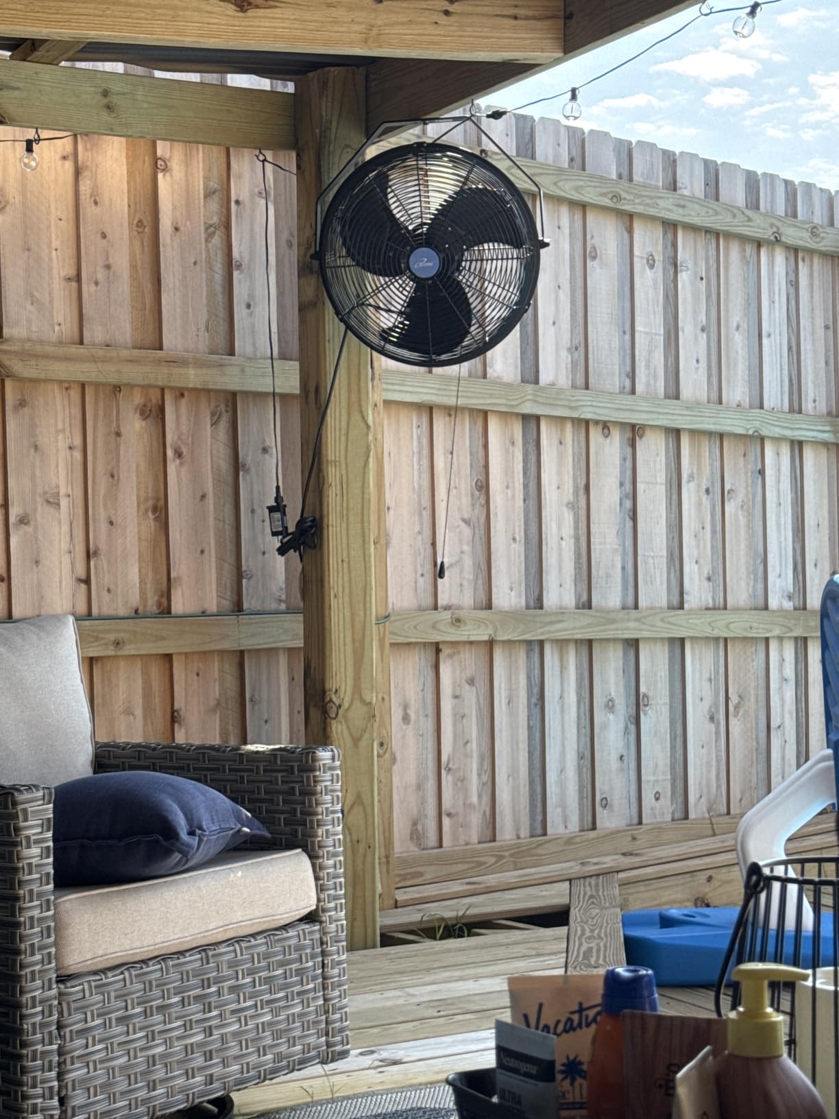 iLiving 18 Inch Wall Mount Fan, 4550 CFM High Velocity Metal Fan with 3 Speeds, Sealed Motor & 360° Tilt, Heavy Duty Wall/Ceiling Mount Fan for Garage, Warehouse, Barn, Greenhouse, Workshop customer photo 1
