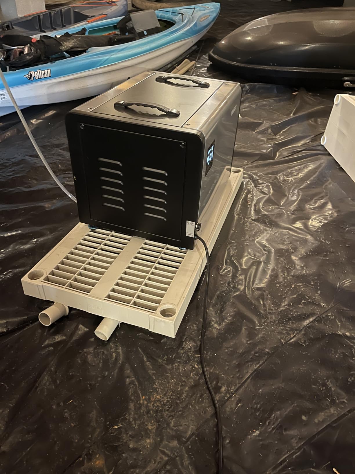 Yaufey 125 Pints Commercial Dehumidifier with Drain Hose for Crawl Space, Basement, Industrial, 10-90% RH Humidity Control,6500 Sq.Ft. 24/7 Running Continuous Drainage, TUV Certified, 5-Yr Coverage customer photo 1