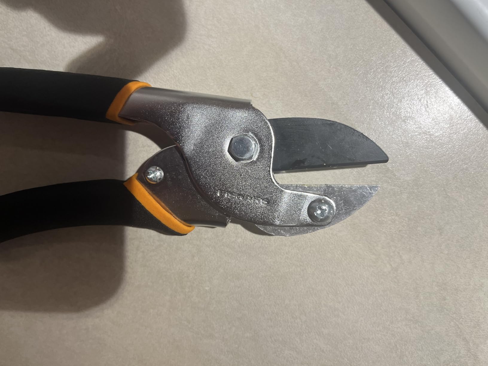 Fiskars Power-Lever Anvil Pruning Shears, 5/8