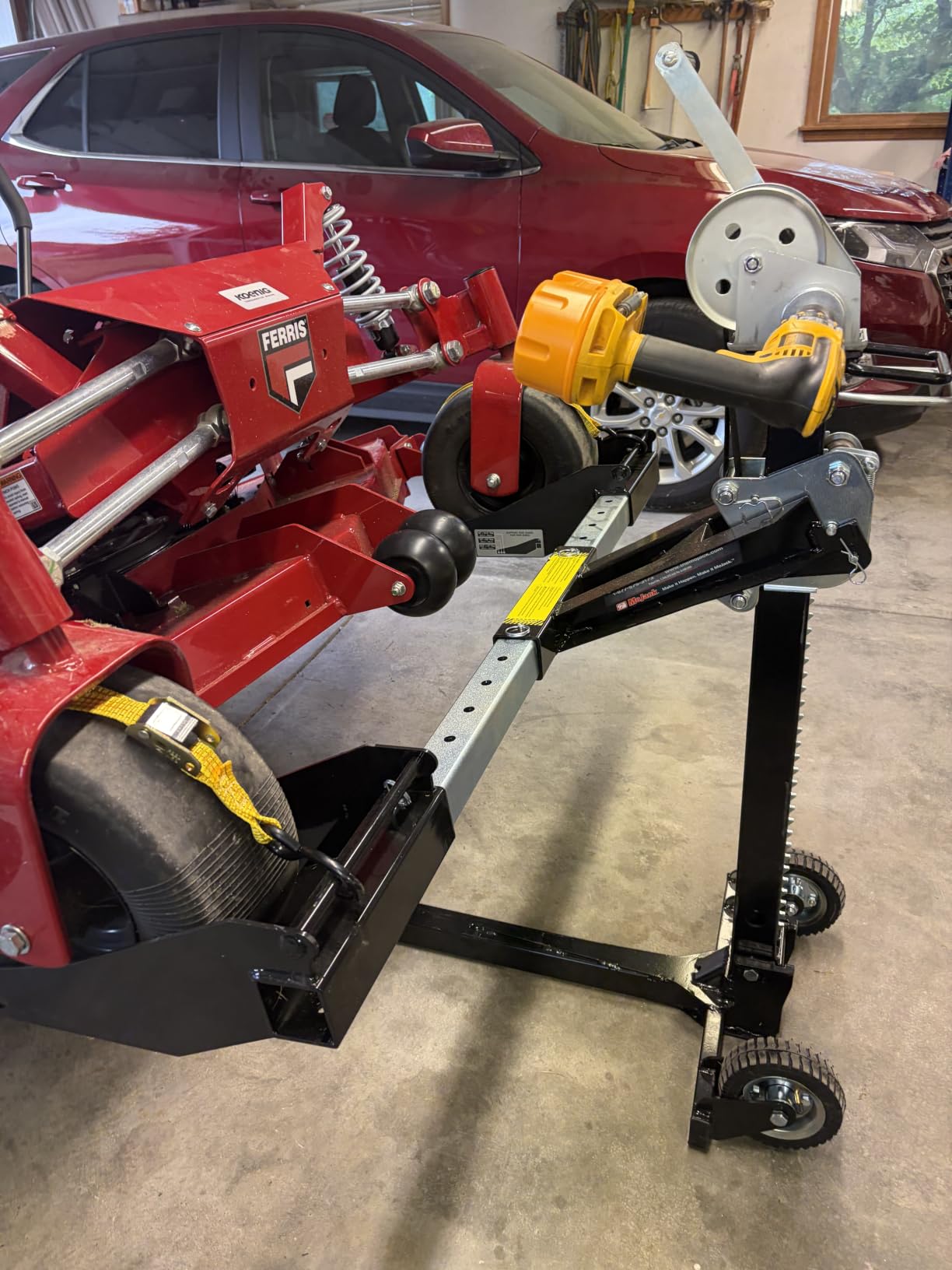 MoJack MJ-PRO 00145 Commercial ZTR & Rider Mower Lift Jack, 750lb Capacity customer photo 1