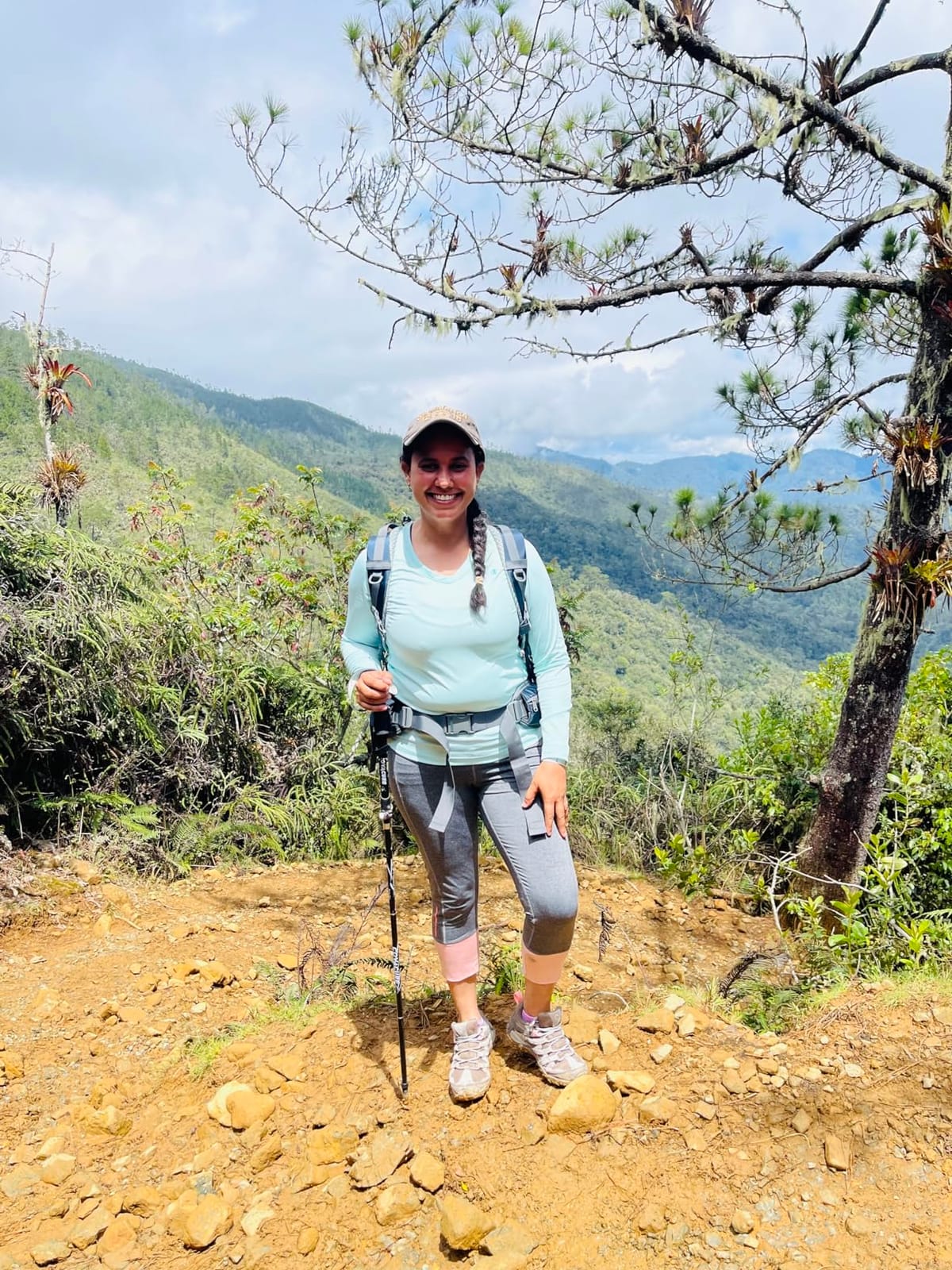 Covacure Hiking Poles Collapsible, 7075 Aluminum Trekking Poles, 2-Pack customer photo 2