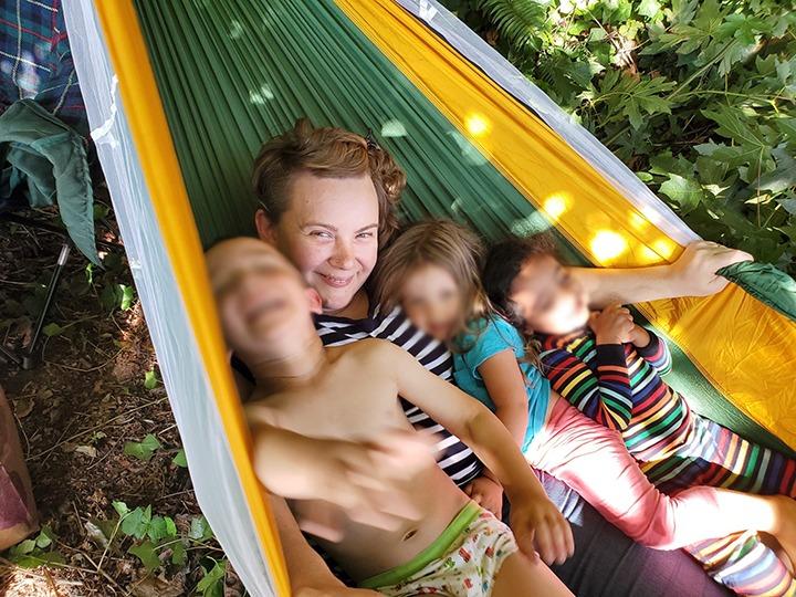 Ryno Tuff XL 2 Person Camping Hammock with Mosquito Net & Rain Fly - Compact Double Hammock with Bug Net, Tarp, Pocket, Tree Straps & Heavy Duty Carabiners - Parachute Grade Nylon Holds Over 600lbs customer photo 1