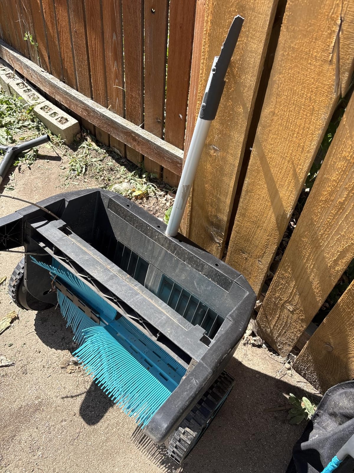 Gardena Manual Lawn and Leaf Collector Sweeper, Large Bag - 03565 customer photo 1