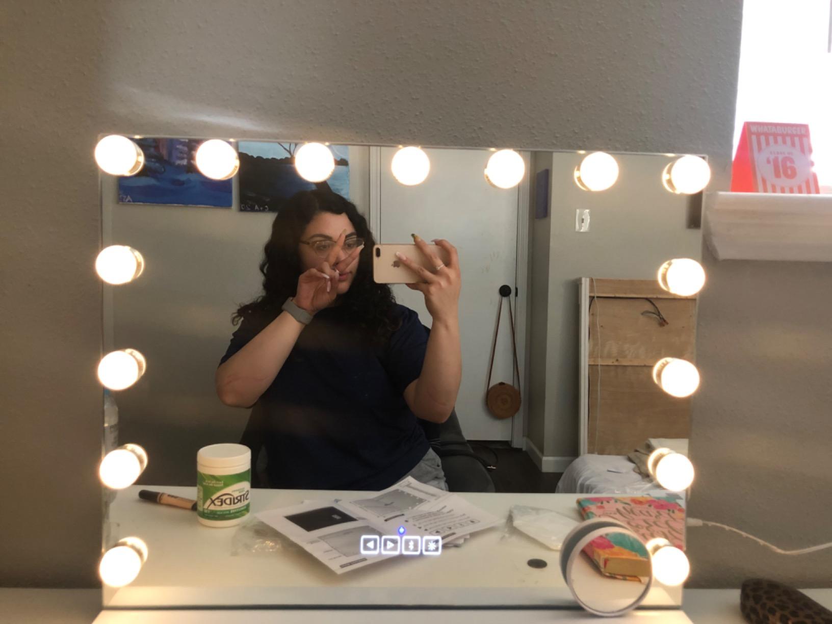 Hansong Vanity Mirror with Lights and Bluetooth Speaker 22.8''x18.4'' Lighted Makeup Mirror with 15 LED Bulbs Hollywood Vanity Mirror with 3 Lighting Modes USB Charging and 10x Magnification customer photo 2