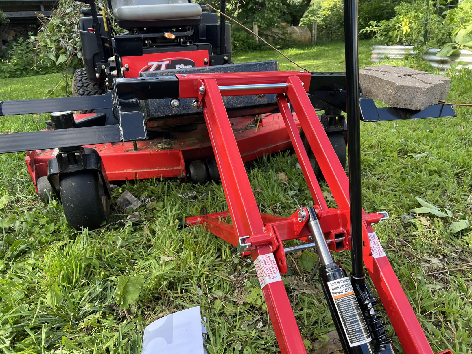 Goplus 500LBS Capacity Zero Turn Mower Lift customer photo 1